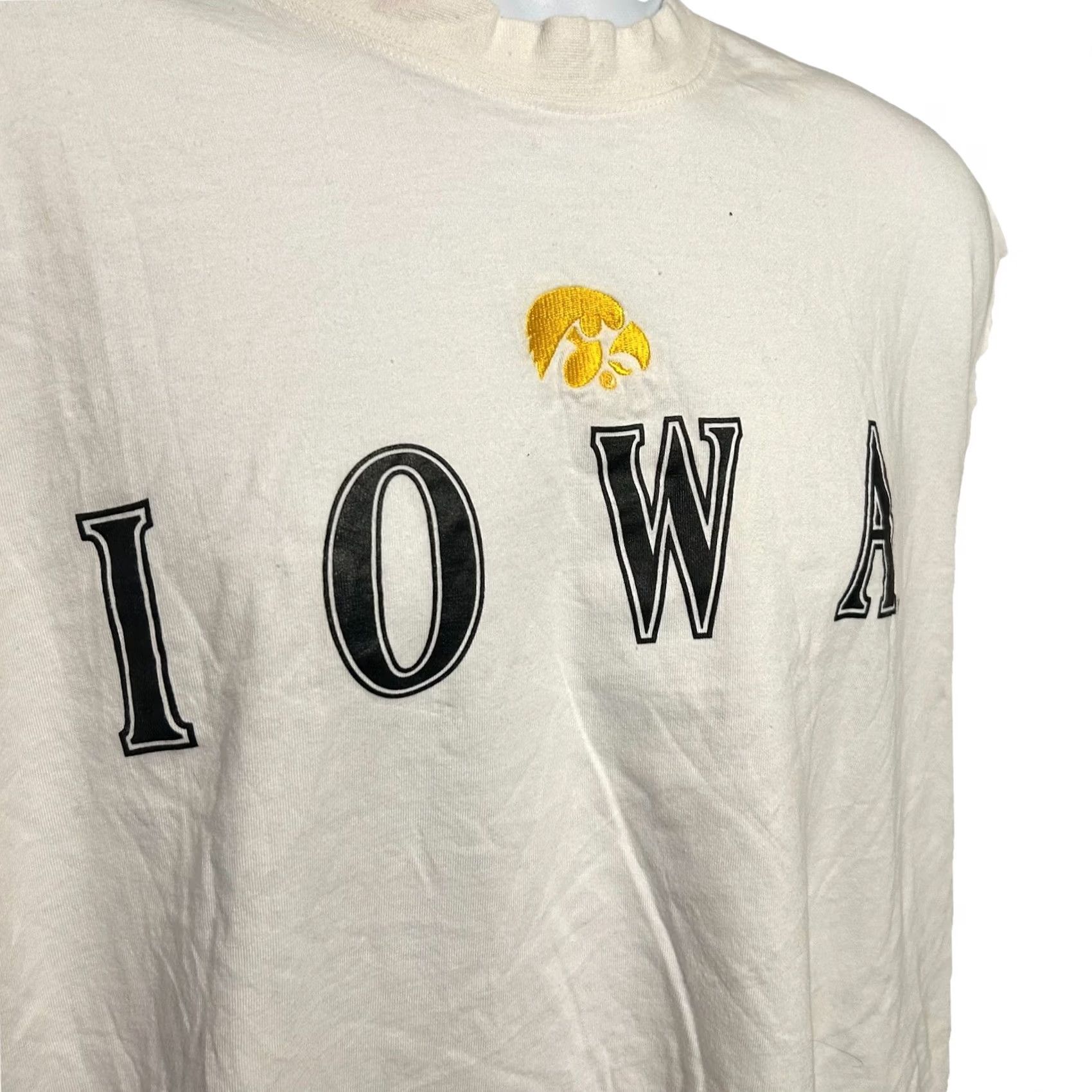 Vintage VINTAGE Colosseum Iowa Hawkeyes Shirt Men XL White Short Sleeve Crew Neck Embroidered Size US XL / EU 56 / 4 - 6 Thumbnail