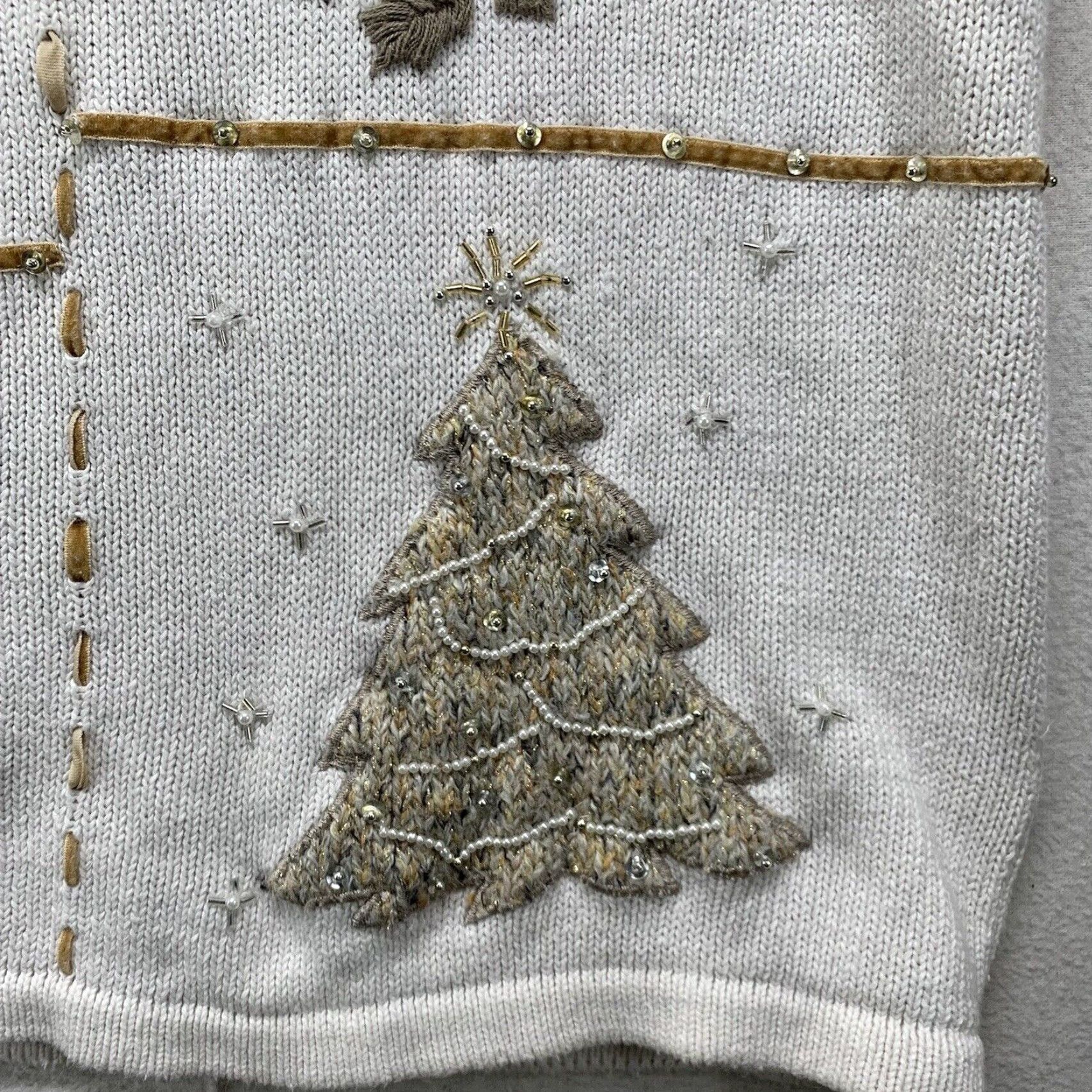 Vintage VINTAGE Victoria Jones Christmas Sweater Medium White Embroidered Geometric Pullover Holiday Retro Womens Size M / US 6-8 / IT 42-44 - 4 Thumbnail