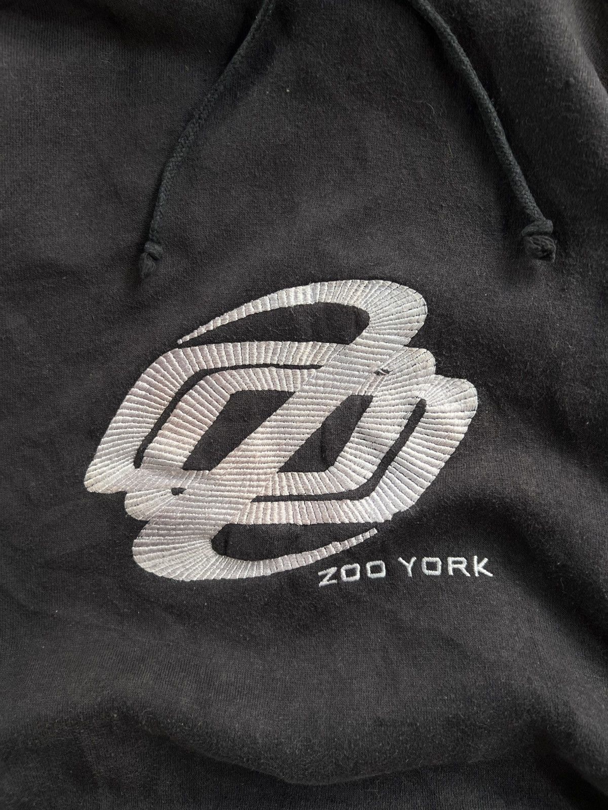 Zoo York Vintage Zoo York Skateboard Hoodie Sun fade Size US L / EU 52-54 / 3 - 3 Thumbnail