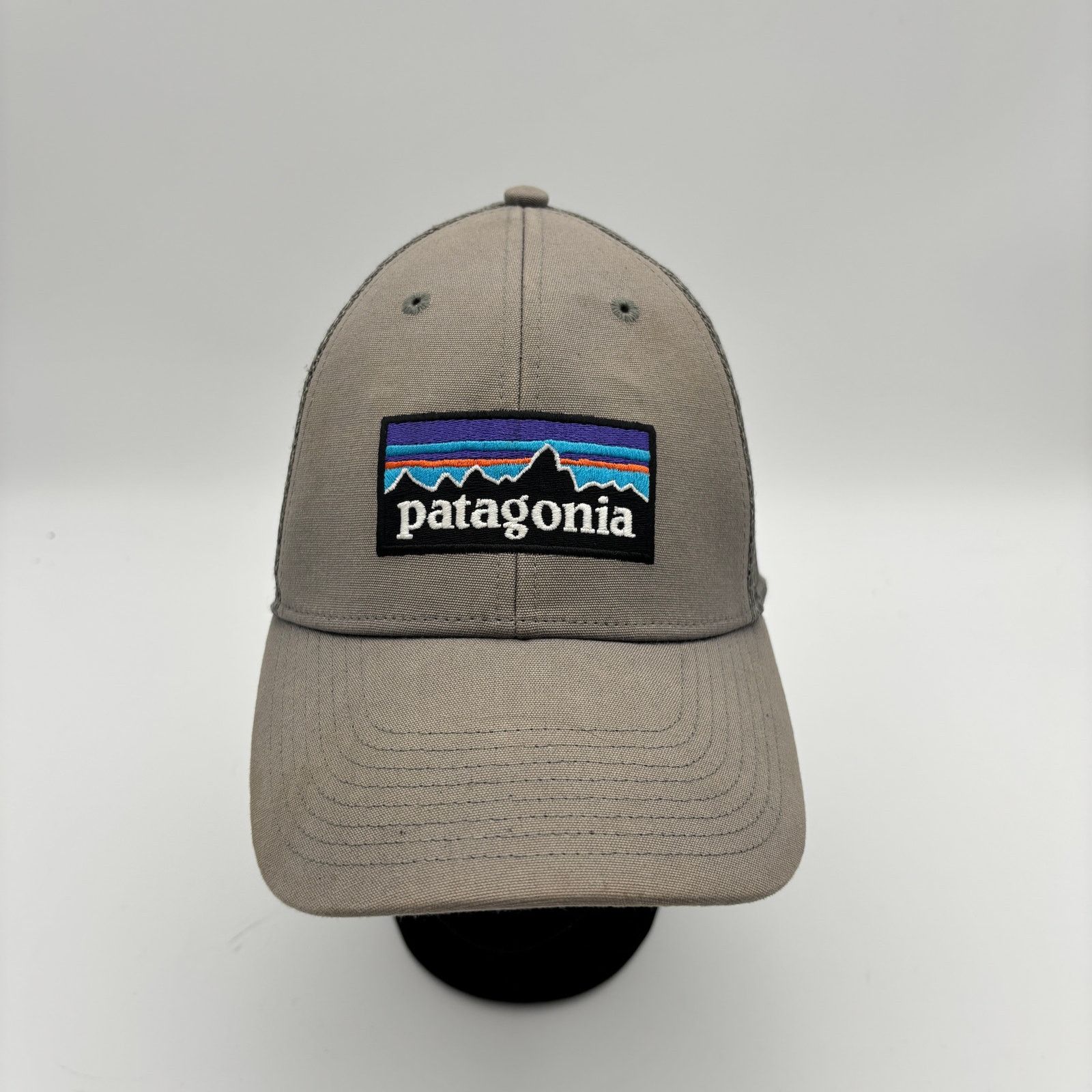 Patagonia Patagonia P-6 Logo Mesh Trucker Hat Snapback Gorpcore Size ONE SIZE - 2 Thumbnail