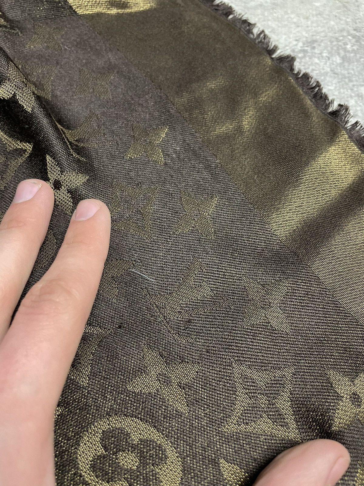 Louis Vuitton Louis Vuitton Brown and Gold Wool scarf Size ONE SIZE - 9 Thumbnail