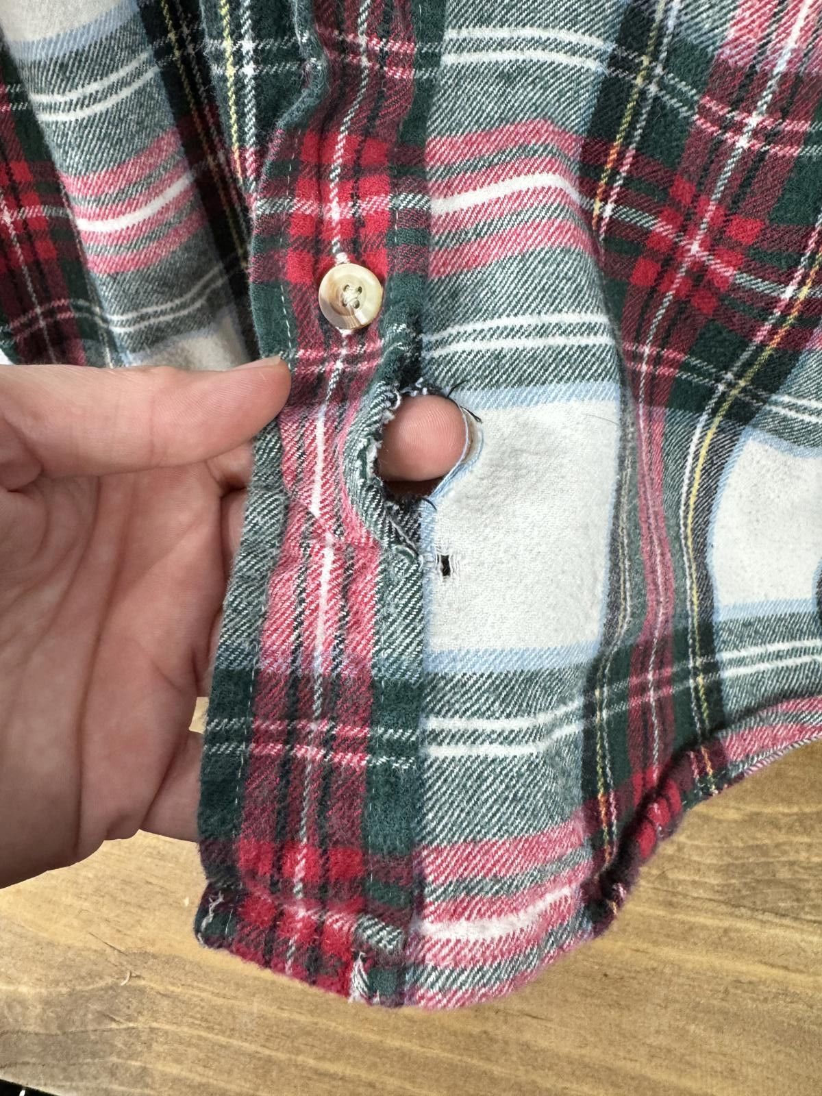 Redhead RedHead Men's Size Medium Plaid Flannel Button-Up Shirt Size US L / EU 52-54 / 3 - 11 Thumbnail