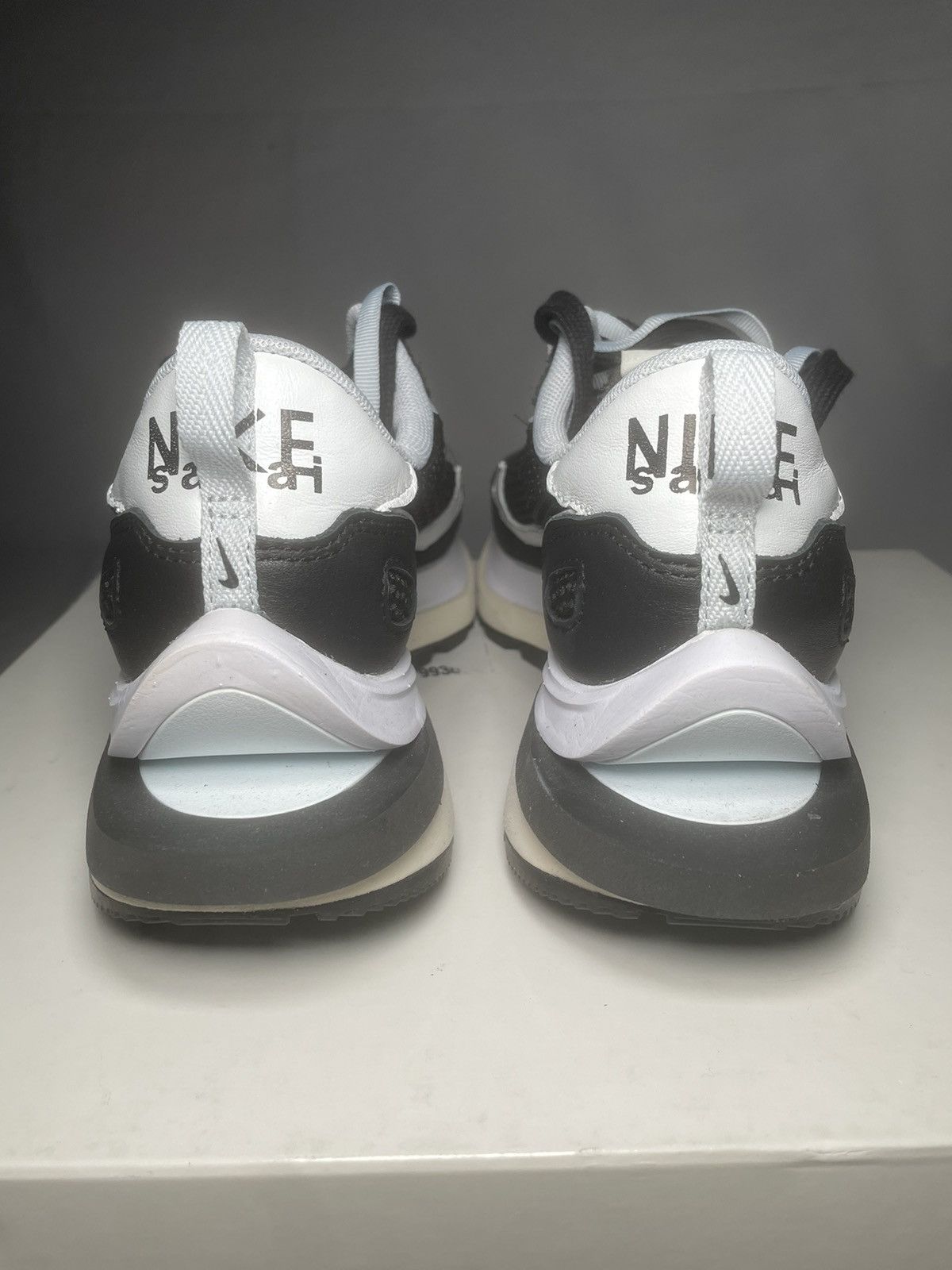 Nike Nike x Sacai Vaporwaffle Black White Size US 6 / EU 39 - 5 Thumbnail
