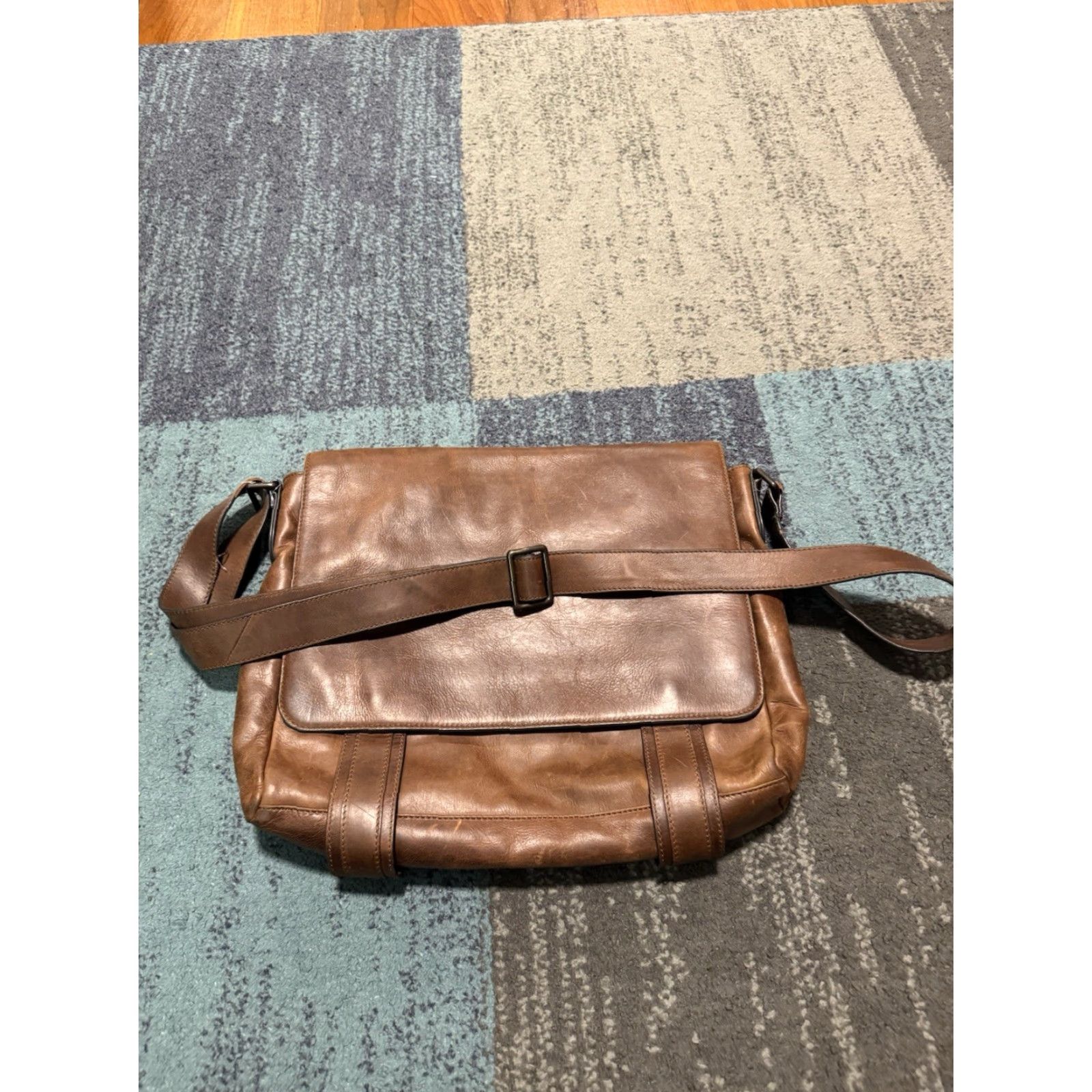 Frye VINTAGE Frye Oliver Leather Messenger Bag Brown Briefcase Laptop Satchel 15" MSRP 58 Unisex Adults Bag Brown Leather Messenger Pouch 15" Mens Womens Size ONE SIZE - 3 Thumbnail