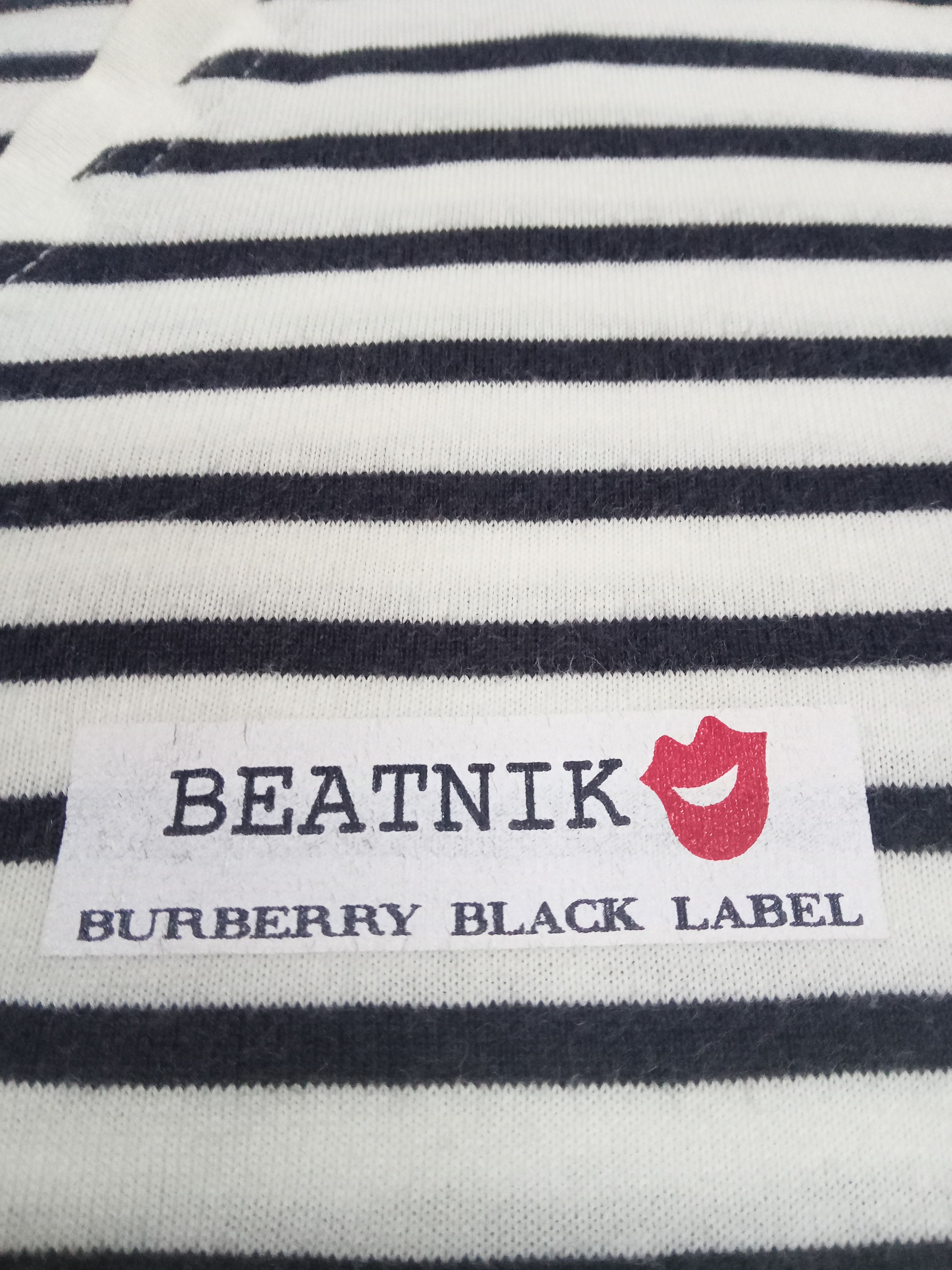 Burberry Beatnik X Burberry Black Label Stripe V Neck Tee Size XS / US 0-2 / IT 36-38 - 5 Thumbnail