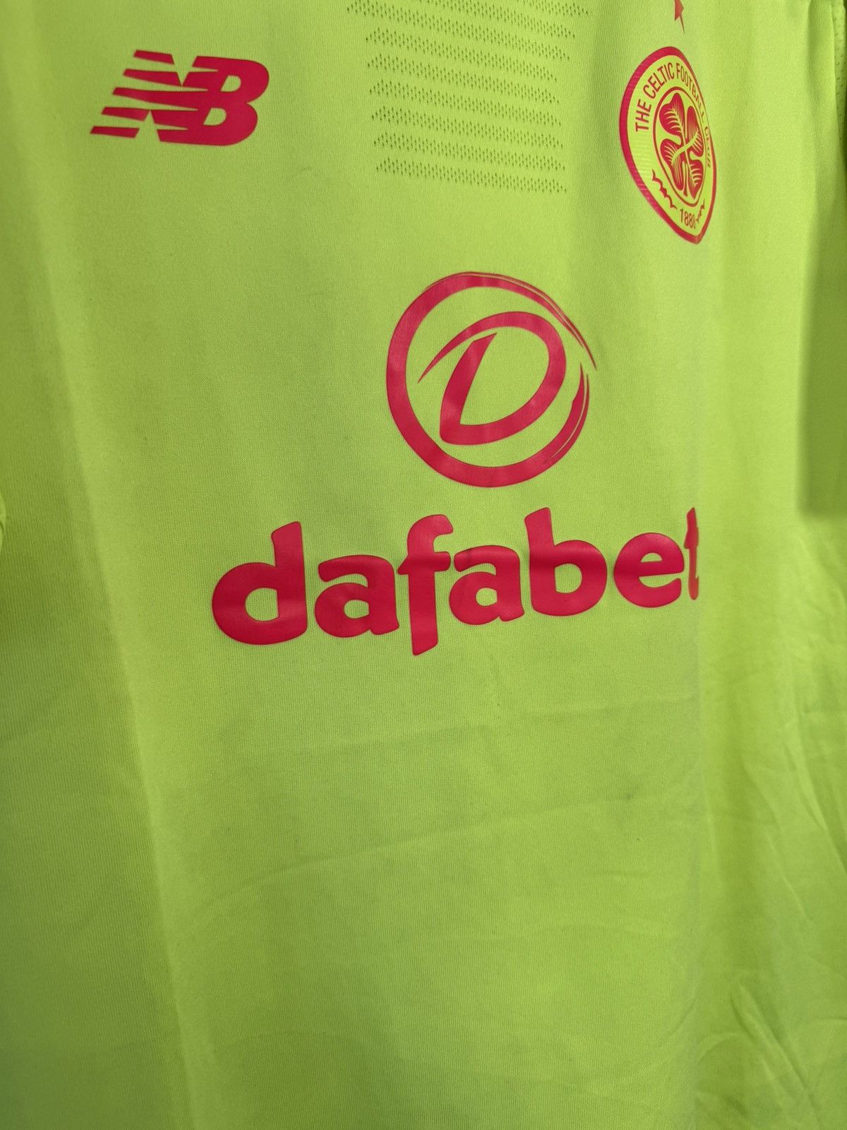 New Balance × Vintage Vintage Celtic 2019/20 GK New Balance Jersey XL size Size US XL / EU 56 / 4 - 8 Thumbnail