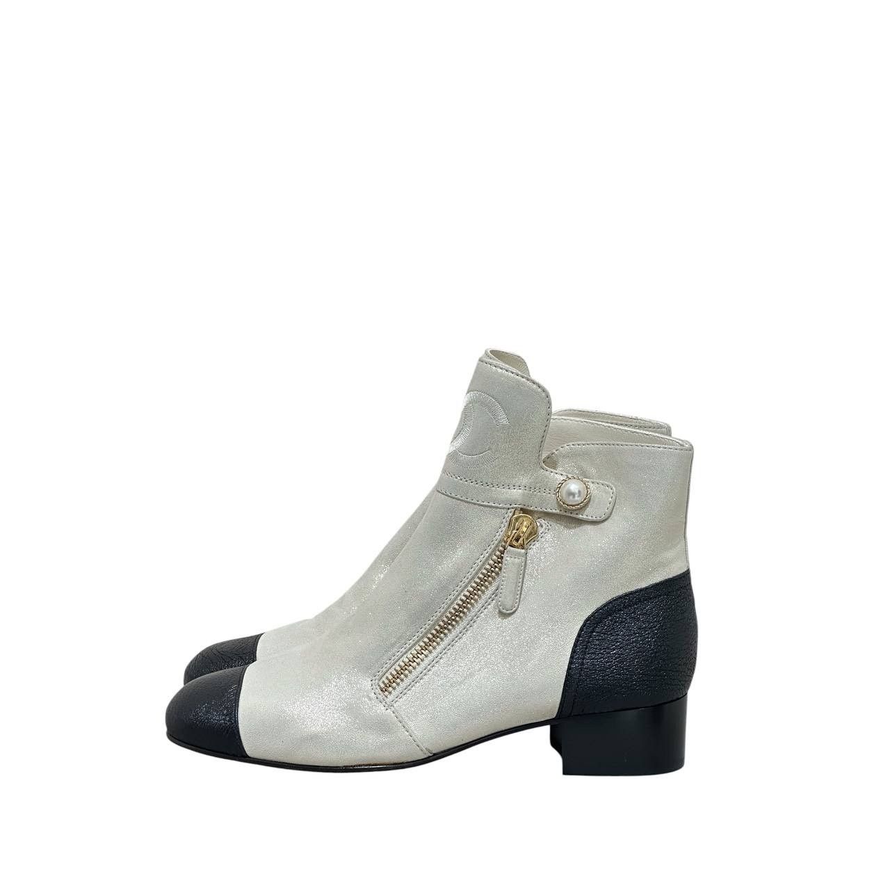 Chanel NWB Chanel Rare Cream, Black Gold PearlAnkle Boots Sz.40 Size US 9 / IT 39 - 1 Thumbnail