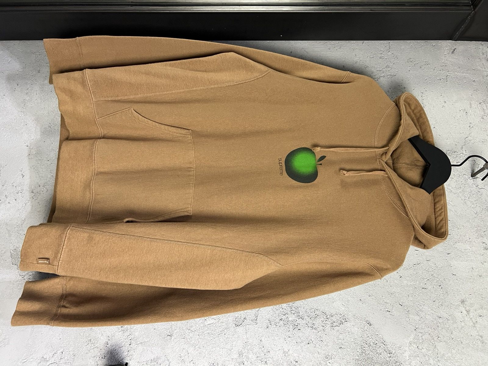 Supreme Supreme Apple Hooded Sweatshirt SS19 M Size US M / EU 48-50 / 2 - 5 Thumbnail