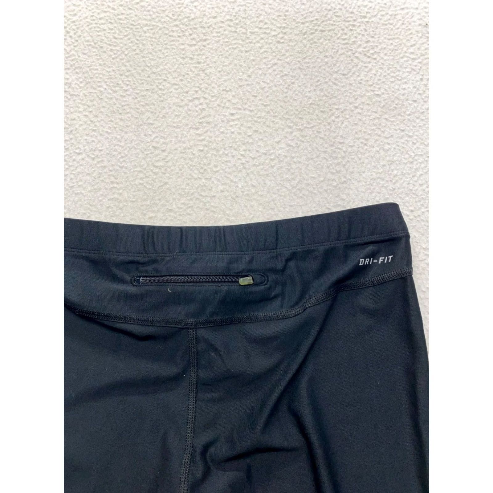 Nike Nike Dri-Fit Capri Leggings Womens L Black Zip Pocket Running & Jogging Size 36" / US 14 / IT 50 - 4 Thumbnail