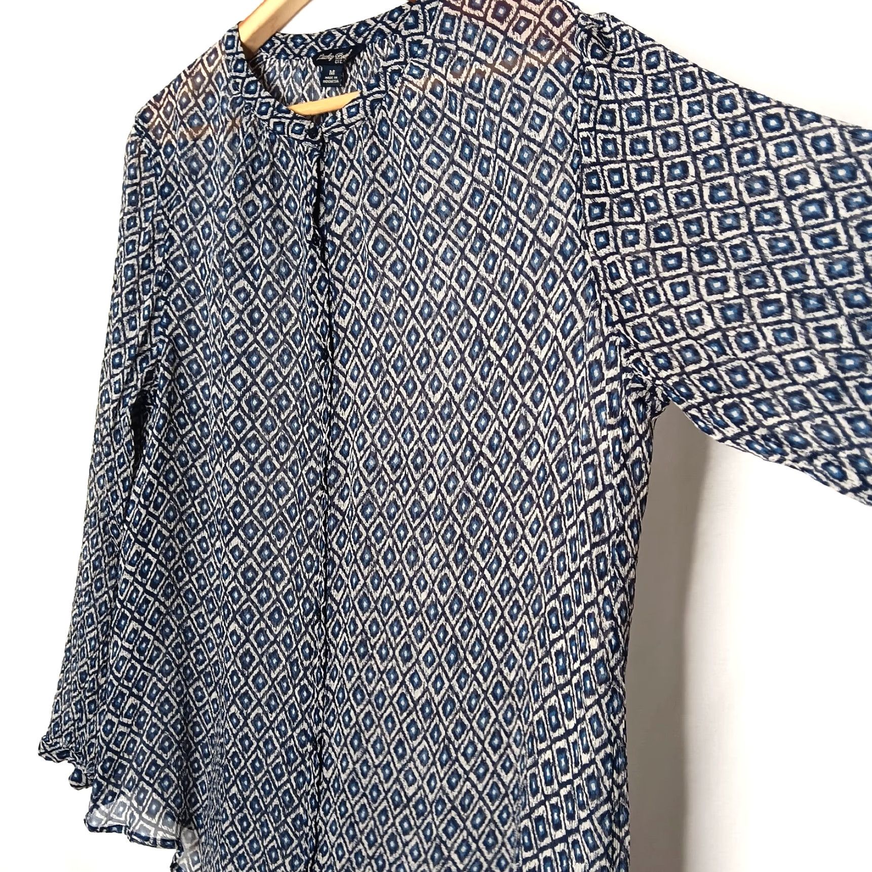 Lucky Brand Lucky Brand Blouse Shirt Women Medium Long Sleeve Sheer Blue Geometric Diamond Button Up Shirt Size M / US 6-8 / IT 42-44 - 2 Thumbnail