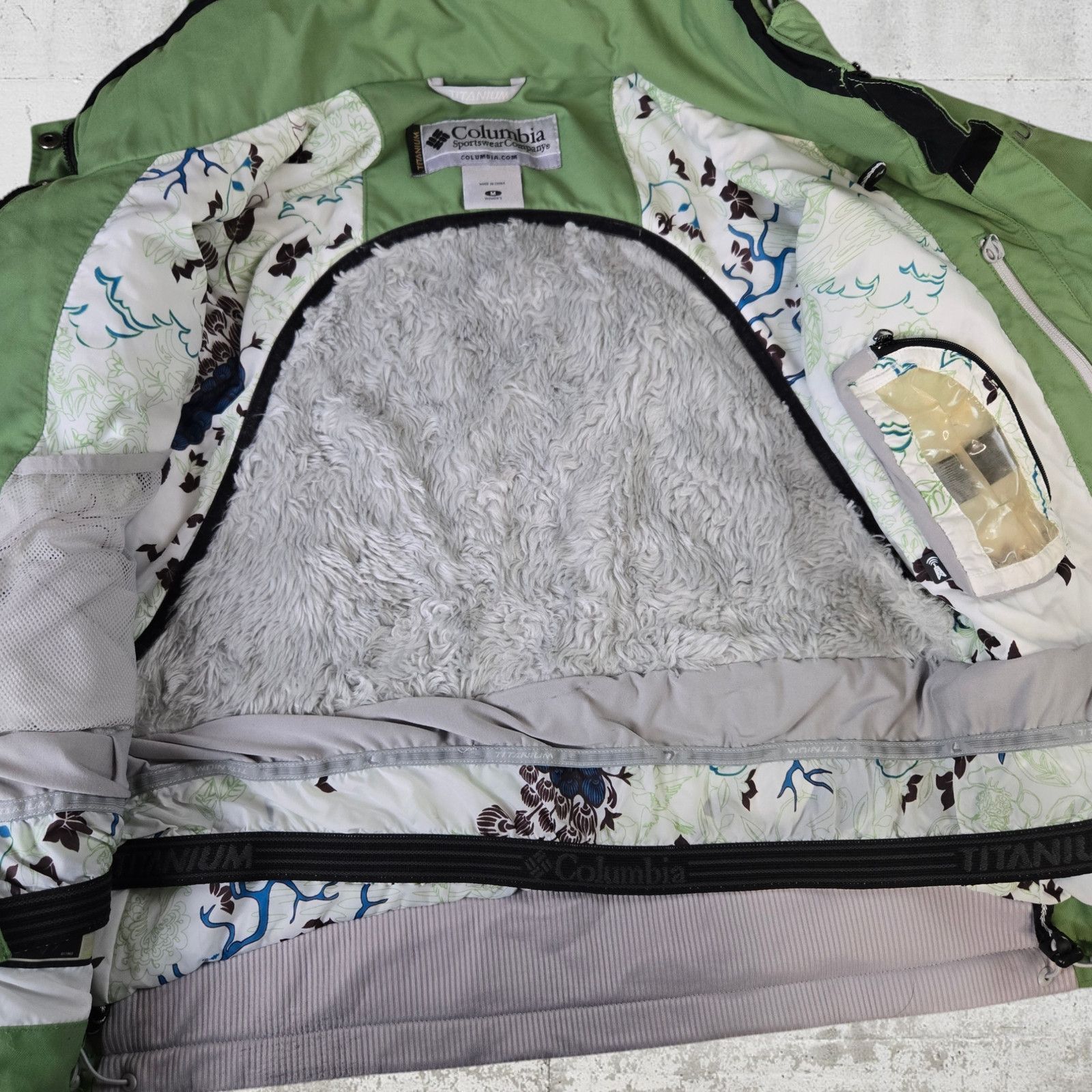 Columbia Columbia Green Titanium Ski Jacket Size Medium Size M / US 6-8 / IT 42-44 - 15 Thumbnail