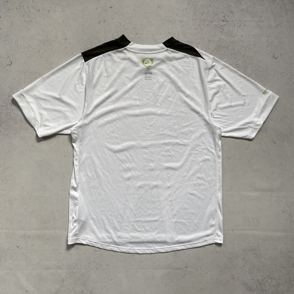 Nike Vintage Nike 90 Track T-Shirt Drill Jersey Gorpcore Y2K Size US L / EU 52-54 / 3 - 2 Thumbnail