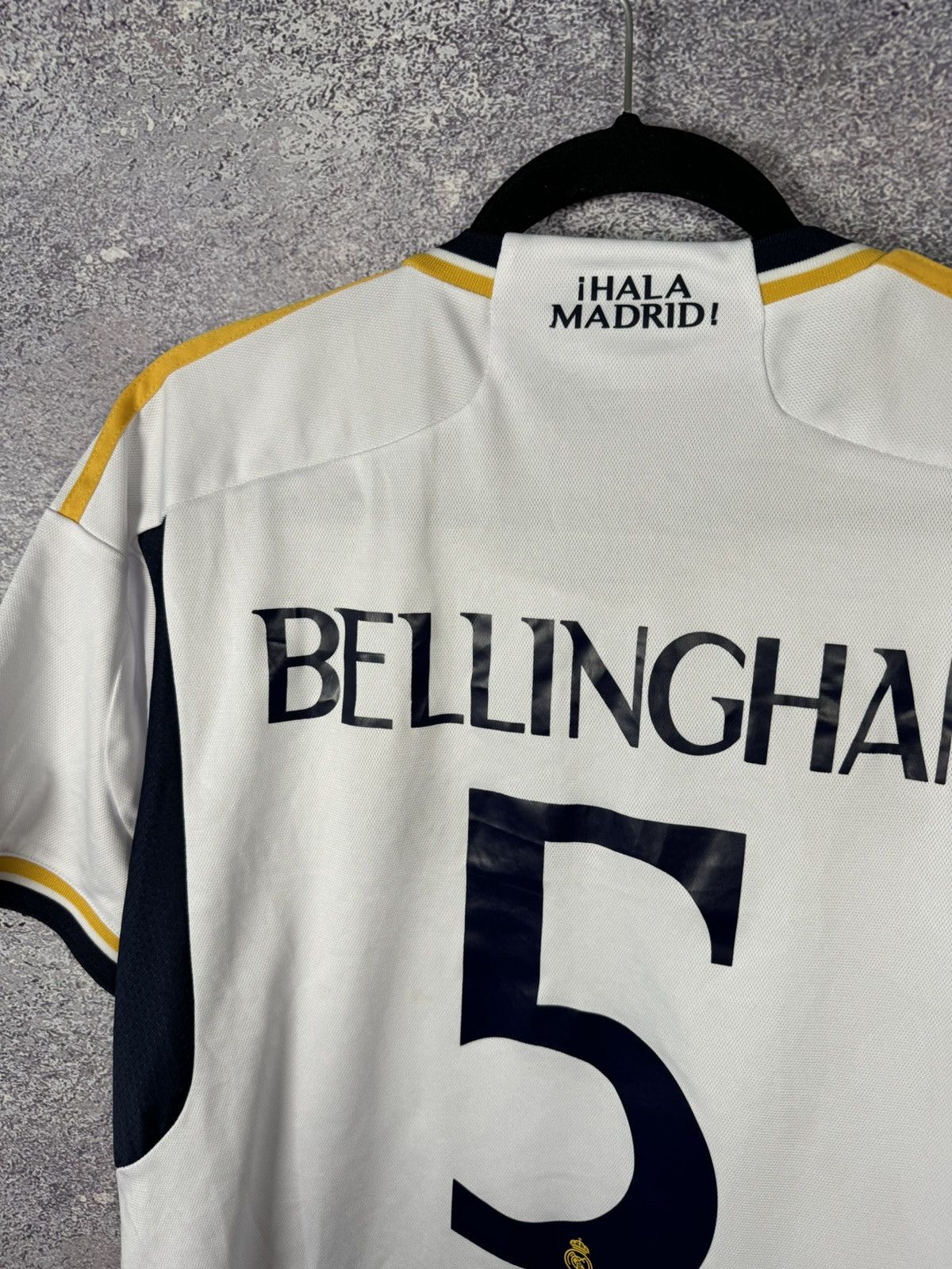 Vintage BELLINGHAM Real Madrid 2023/24 Fan Soccer Jersey Small Size US S / EU 44-46 / 1 - 13 Thumbnail