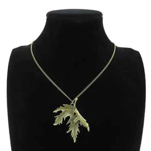 Jewelry Plant Folding Maple Pendant Necklaces Size ONE SIZE - 7 Thumbnail