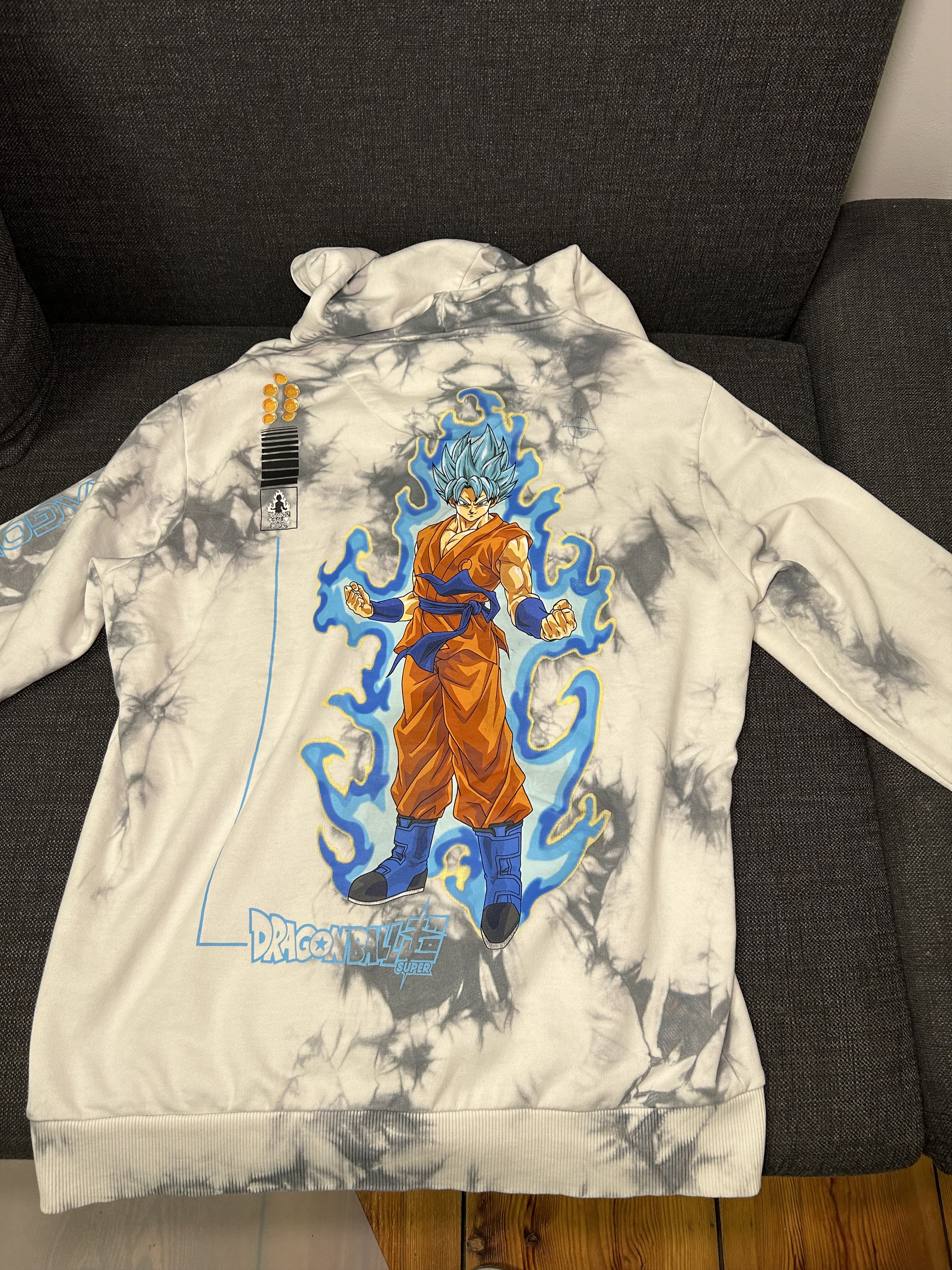 Celio Celio Dragon Ball Z white hoodie, size L Size US L / EU 52-54 / 3 - 6 Thumbnail