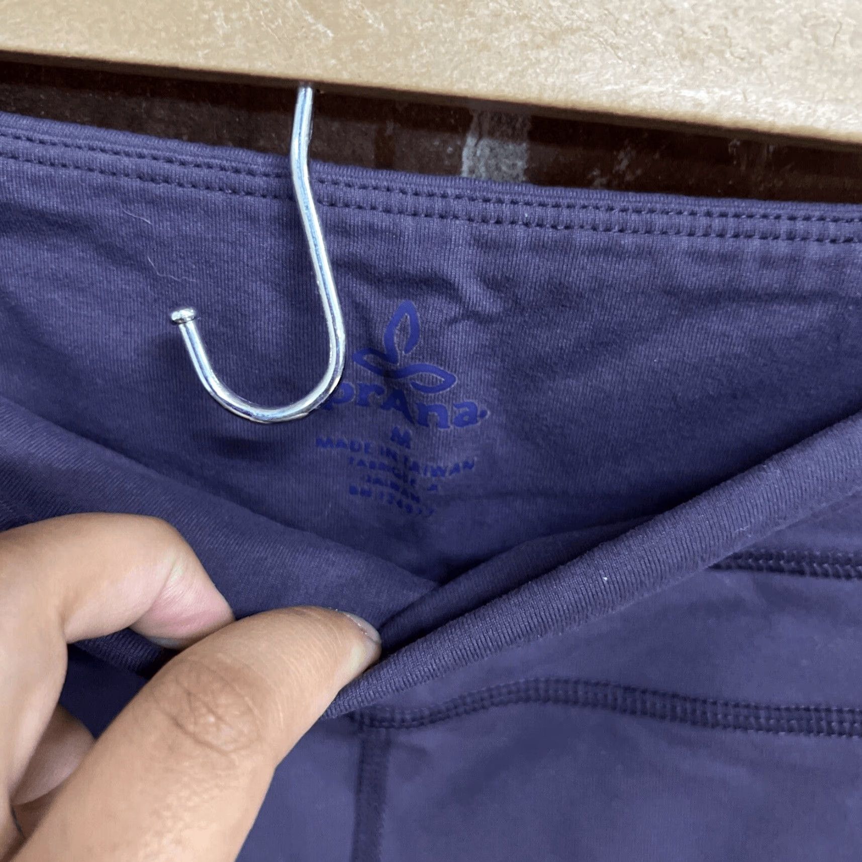 Prana PRANA Leggings Capri Women's Size M Purple 15” Inseam Purple Capris Leggings Womens M 15” Inseam Purple Size 32" / US 10 / IT 46 - 2 Thumbnail