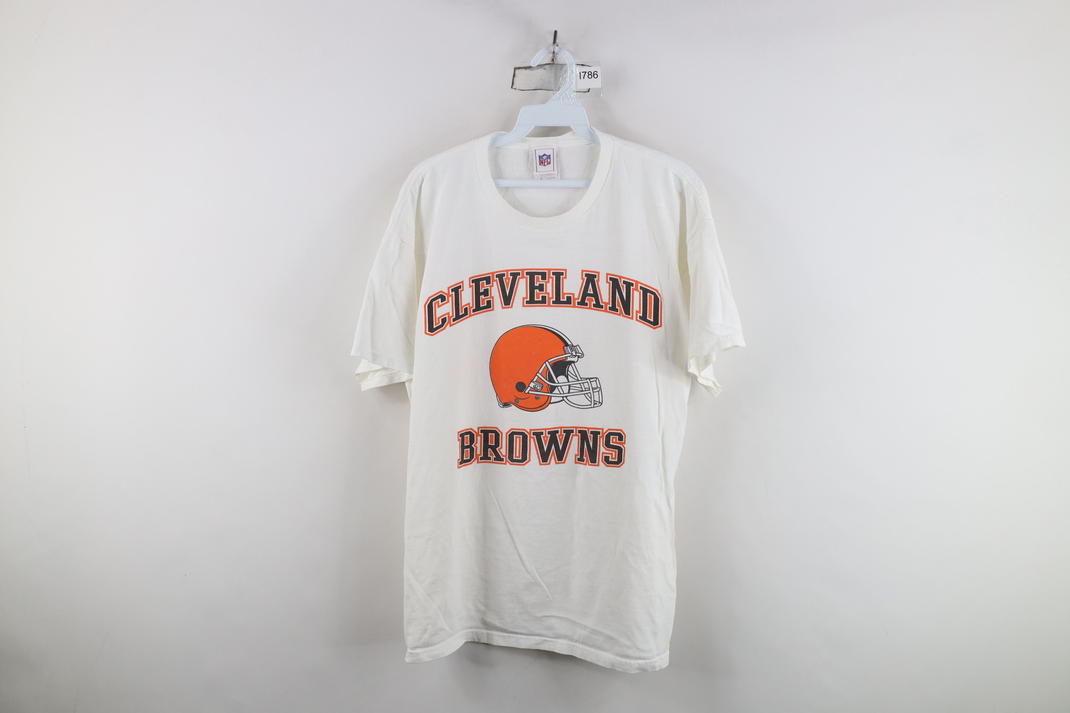 Vintage Vintage NFL Spell Cleveland Browns Football T-Shirt White Size US XL / EU 56 / 4 - 1 Thumbnail