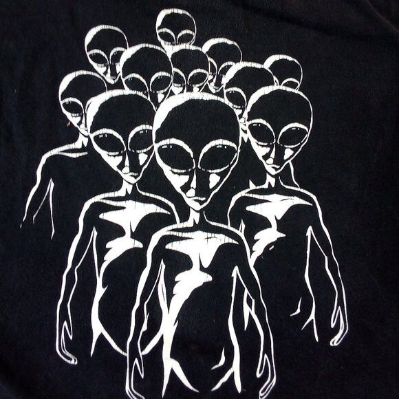 Vintage Vintage Alien Extraterrestrial Believe T-Shirt Glow In Dark Size US XL / EU 56 / 4 - 7 Thumbnail