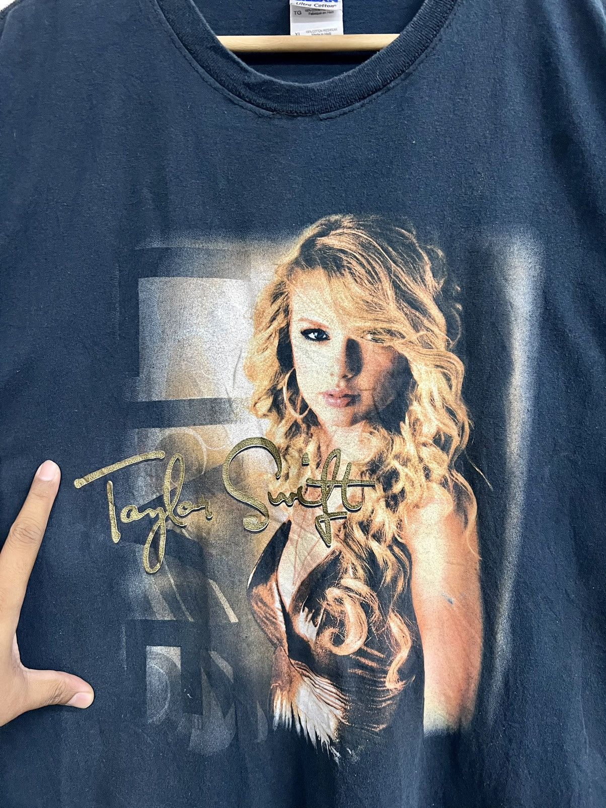 Band Tees Taylor Swift Live Tour Tee Size US XL / EU 56 / 4 - 2 Thumbnail