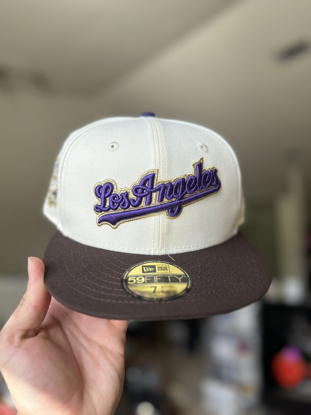 image of Vintage Los Angeles Dodgers Script 40Th Ann Xtremewear 7 1/8 in Off White, Men's
