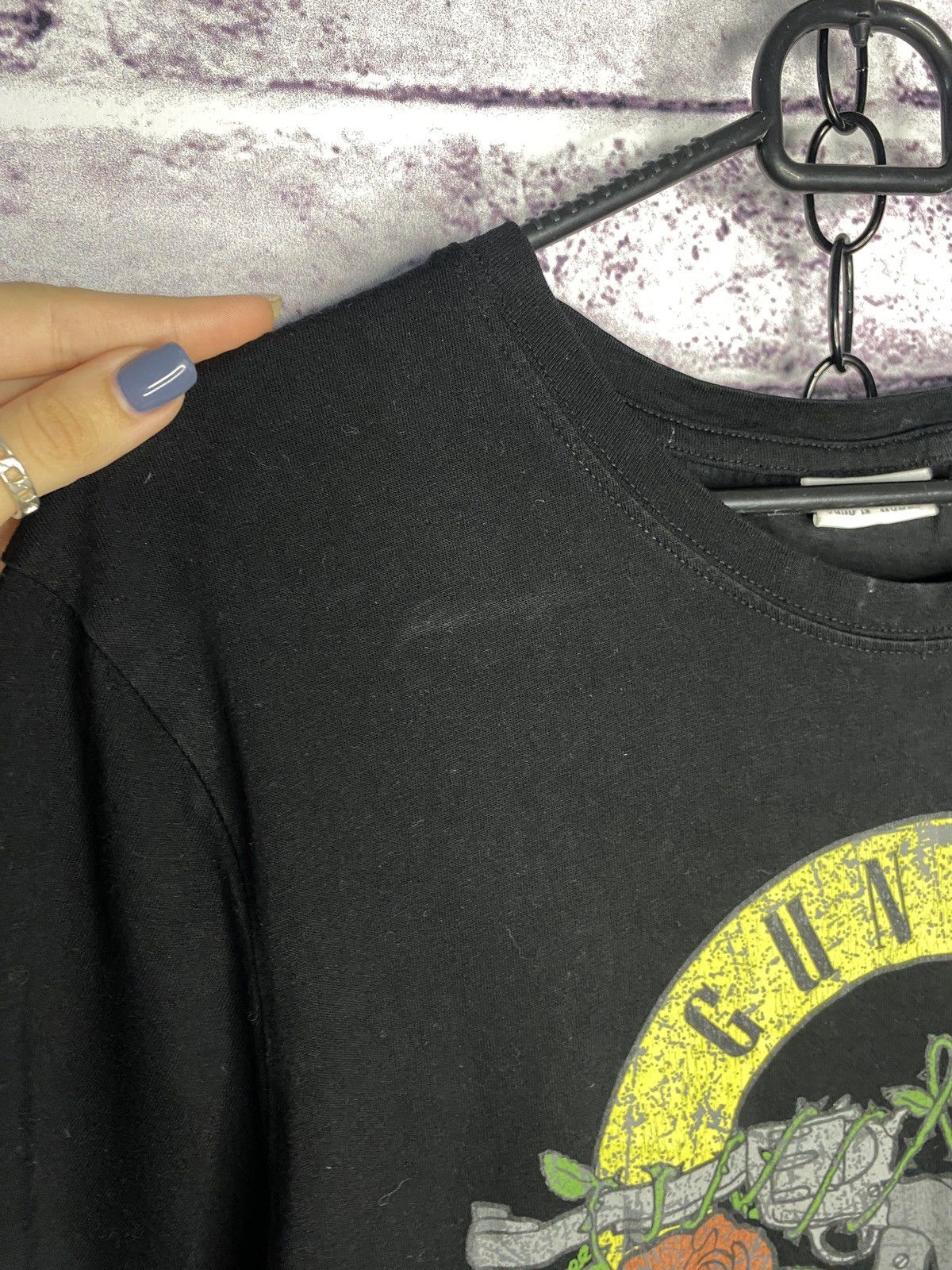 Band Tees VINTAGE Y2K FADED GUNS N ROSES TEE🤘🏻 Size US M / EU 48-50 / 2 - 4 Thumbnail