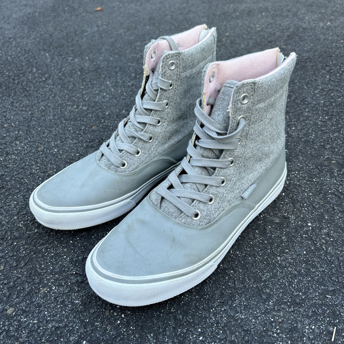 Vans High Top Sneaker Boot Zip