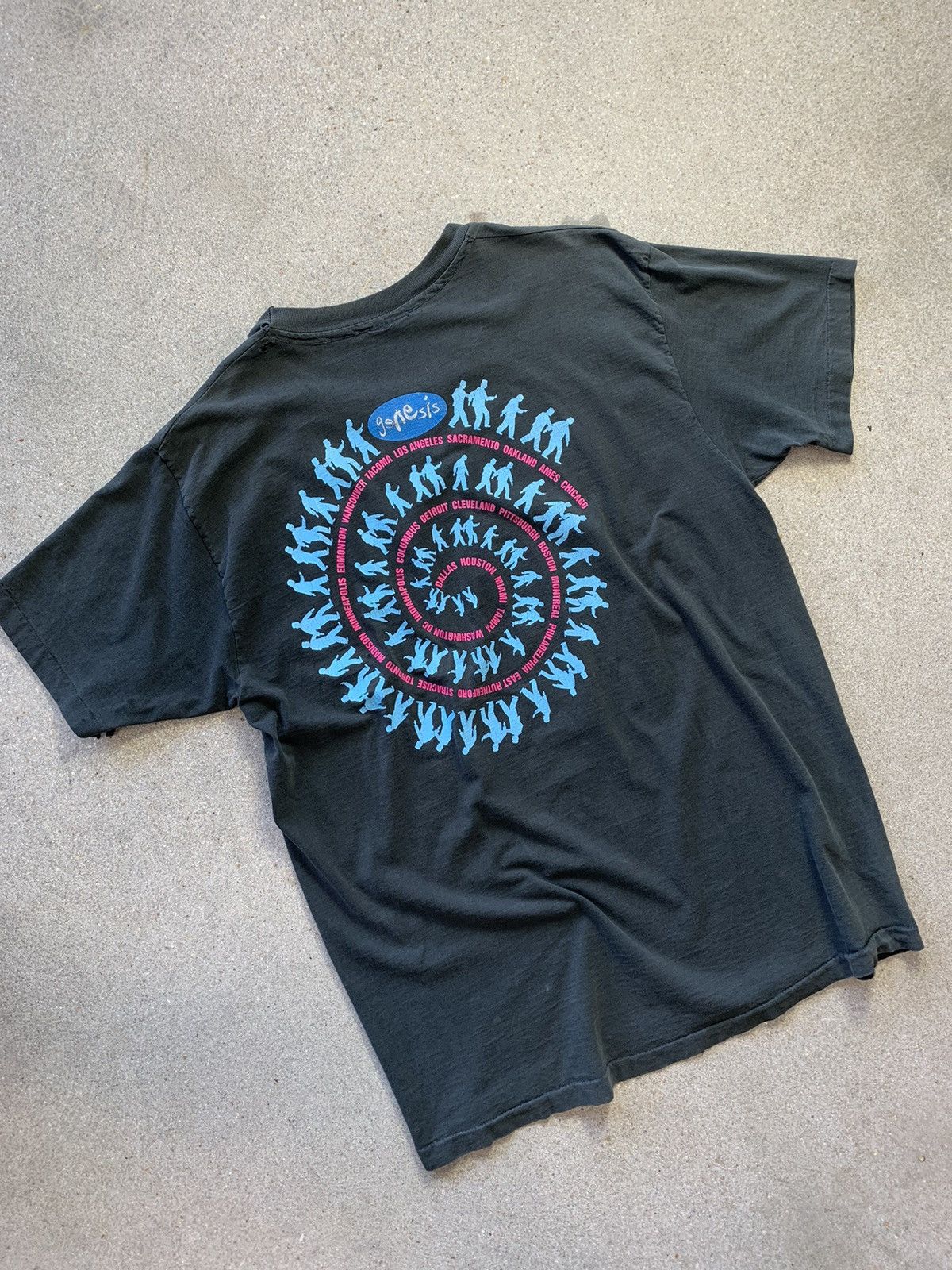 Vintage VTG 1992 GENESIS FADED TSHIRT XL Size US XL / EU 56 / 4 - 9 Thumbnail