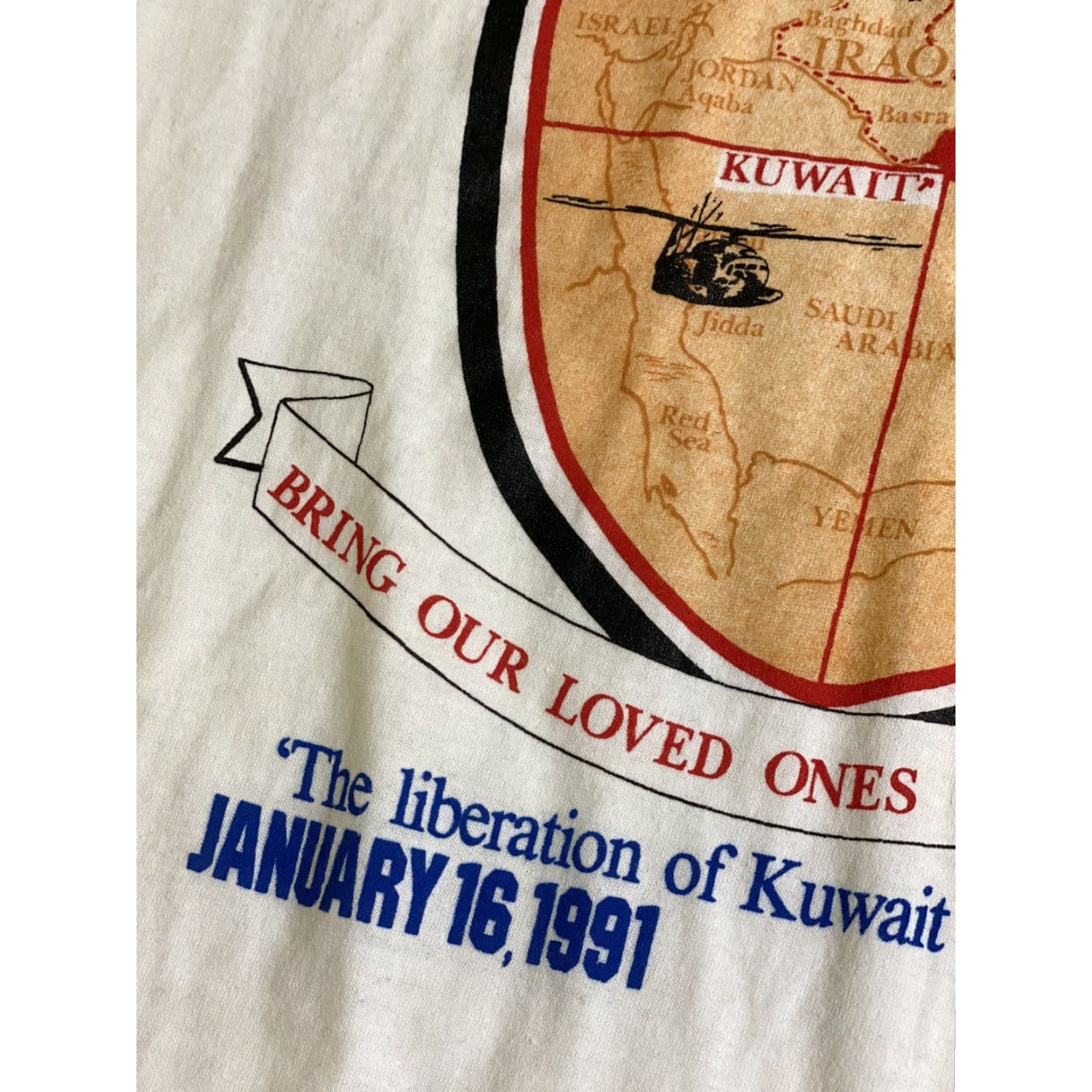 Vintage VINTAGE NOS Small Desert Storm Kuwait White Short Sleeve Tennessee T-shirt Mens Size US S / EU 44-46 / 1 - 7 Thumbnail