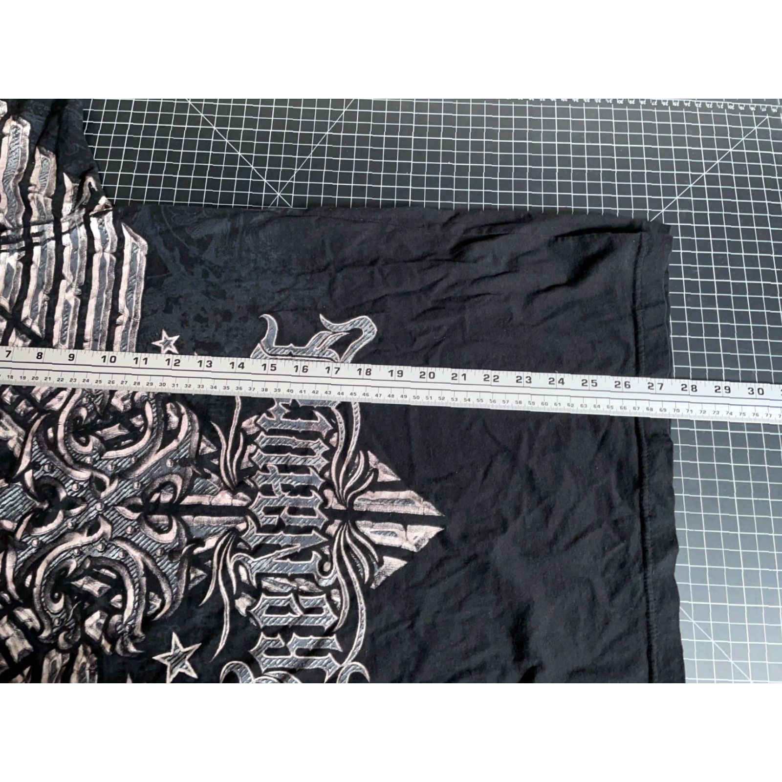 Vintage VINTAGE Xtreme Couture T-Shirt Men Slim Large Black Double-Sided Graphic Print Skull Tribal Y2K 2000s Crew Neck Short Sleeve United States 100% Cotton Size US L / EU 52-54 / 3 - 6 Thumbnail