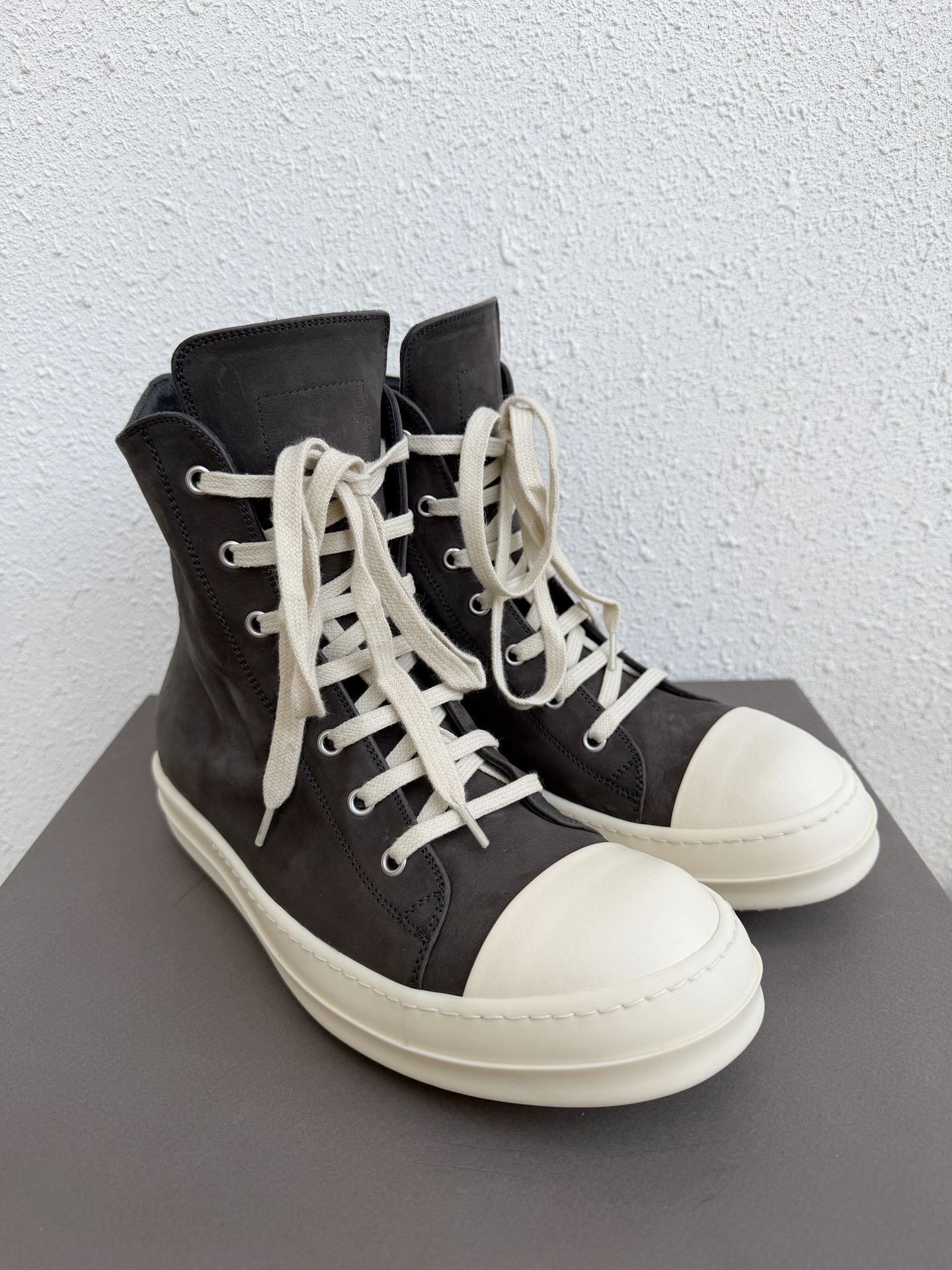 Rick Owens Rick Owens x Converse Gray Suede High-Top Size US 8 / EU 41 - 1 Thumbnail