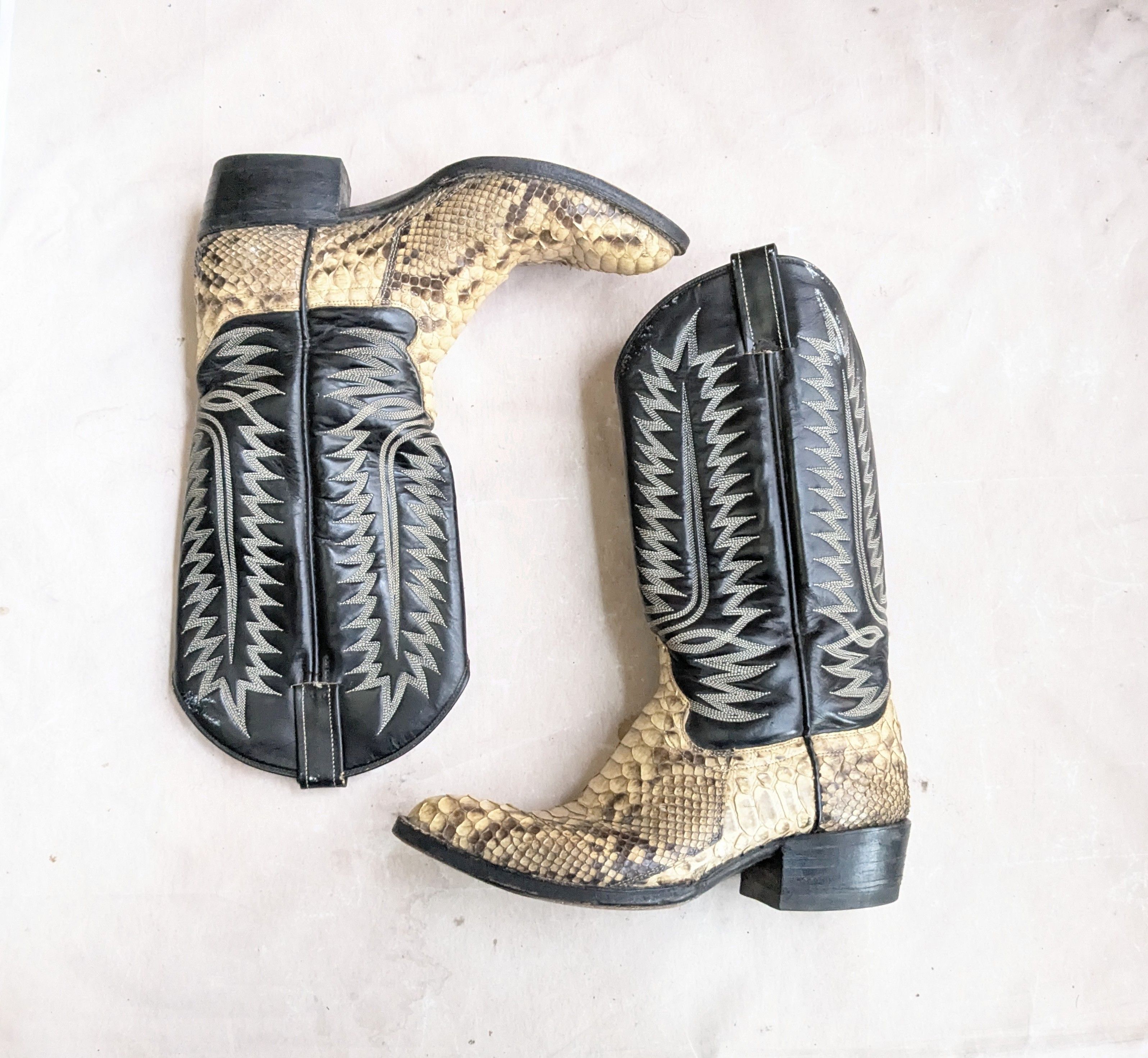 Genuine Leather Cowtown Python Cowboy Boots 9 D Black Snakeskin Size US 9 / EU 42 - 1 Thumbnail