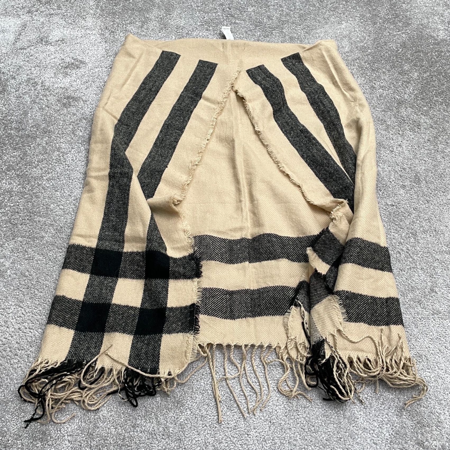 Forever 21 FOREVER 21 Shawl Top Shirt Womens One Size Taupe Black Striped Tasseled NWT Size ONE SIZE - 2 Thumbnail