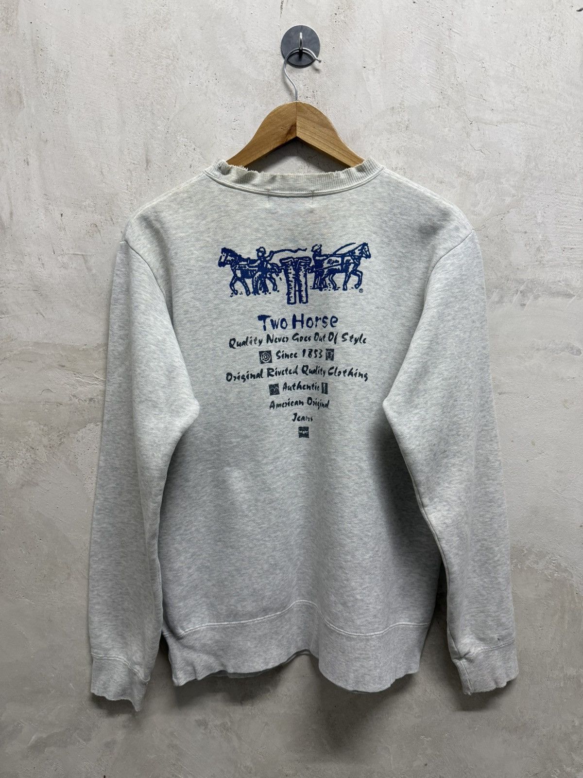 Levi's Vintage Distressed Levis Sweatshirt Size US L / EU 52-54 / 3 - 1 Thumbnail