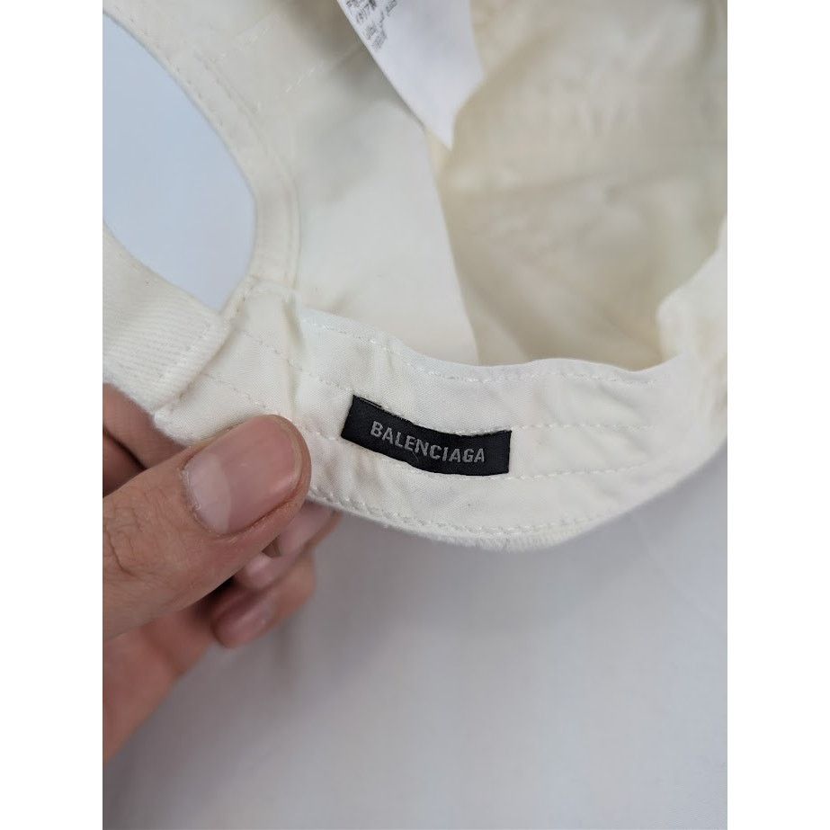 Balenciaga o1rshd1 Size: M / Cotton Drill Piercing Cap/Hat White/Black Size ONE SIZE - 11 Thumbnail