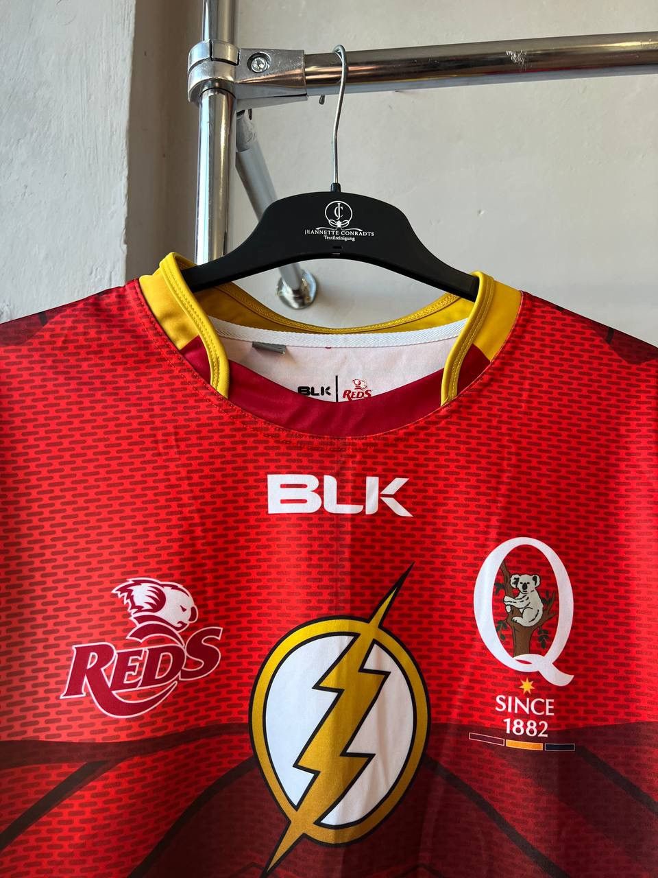 Sports Specialties 2015 QUEENSLAND REDS FLASH BLK RUGBY UNION JERSEY SHIRT 2XL Size US XXL / EU 58 / 5 - 4 Thumbnail