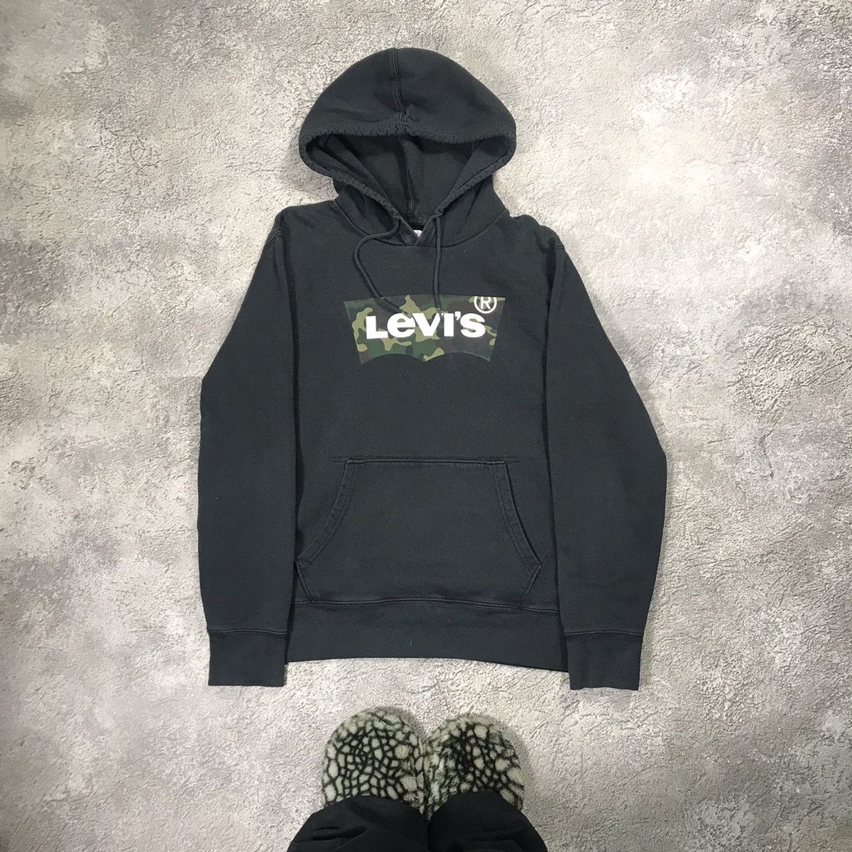Vintage Vintage Levis Big Logo Hoodie Y2K Streetwear Grunge Baggy S Size US S / EU 44-46 / 1 - 1 Thumbnail