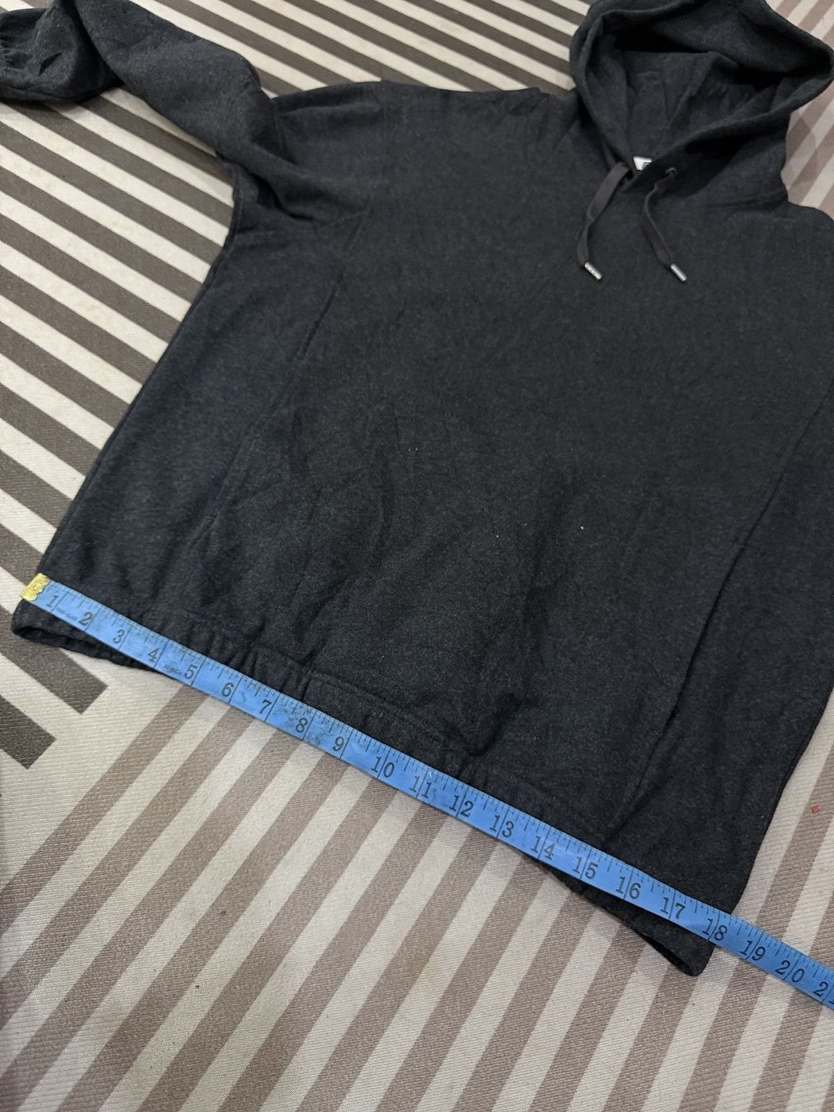 Uniqlo 🔥🔥🔥ARCHIVE UNIQLO HOODIE SWEATSHIRTS Size US M / EU 48-50 / 2 - 9 Thumbnail
