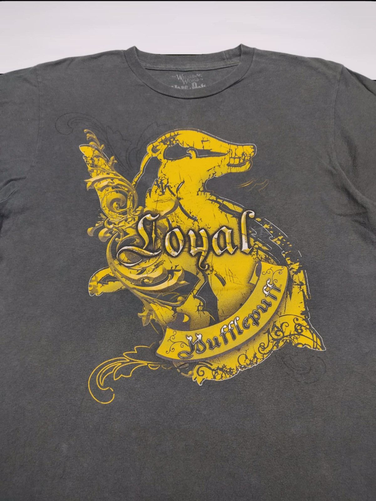 Universal Studios Wizarding World Of Harry Potter Loyal Mufflepuff T-Shirt Size US M / EU 48-50 / 2 - 2 Thumbnail