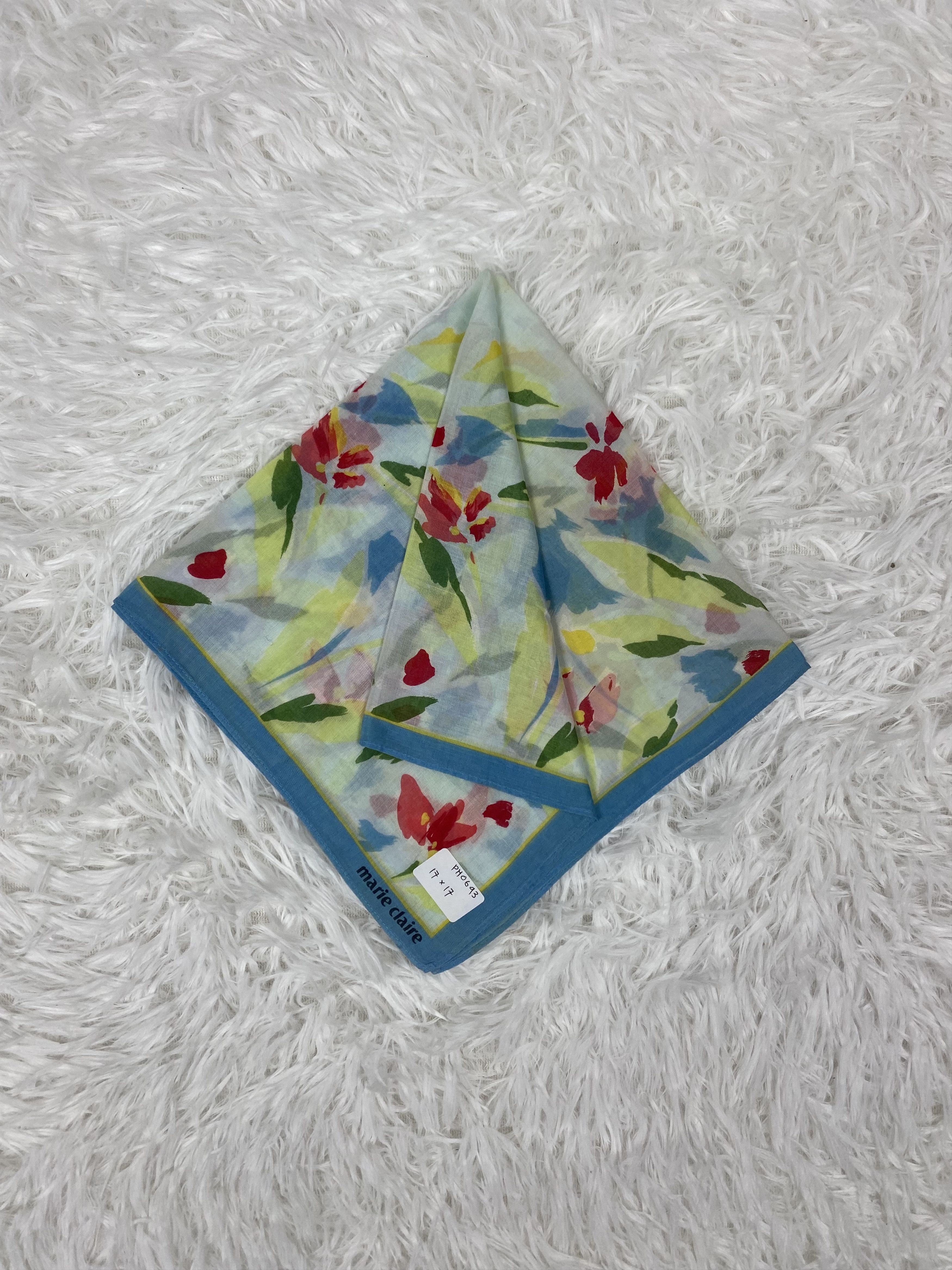 Vintage Vintage Marie Claire Handkerchief Neckerchief PH0693 Size ONE SIZE - 1 Thumbnail