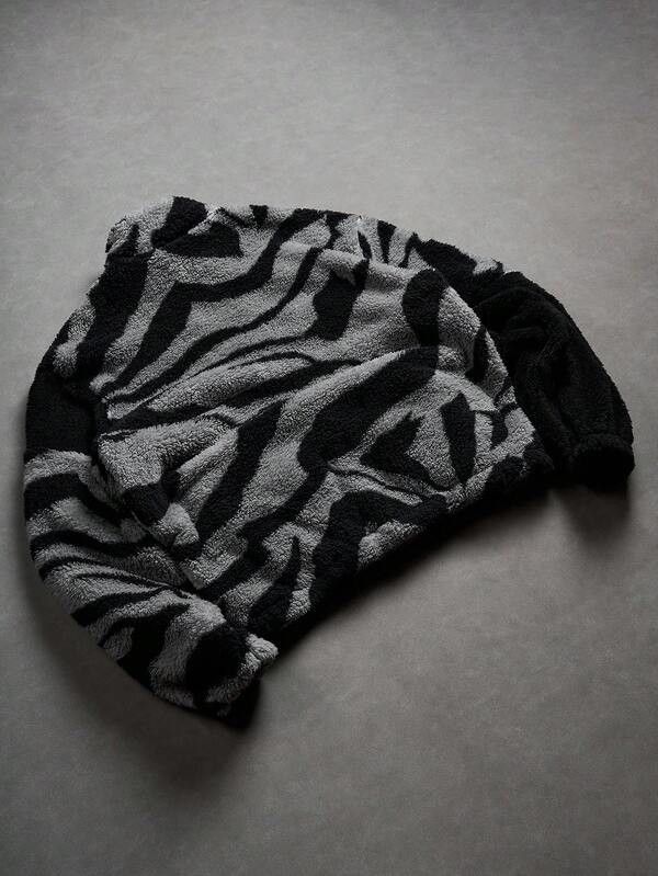Japanese Brand Black & Grey Tiger Print Fleece Zip Up Jacket Size US M / EU 48-50 / 2 - 4 Thumbnail