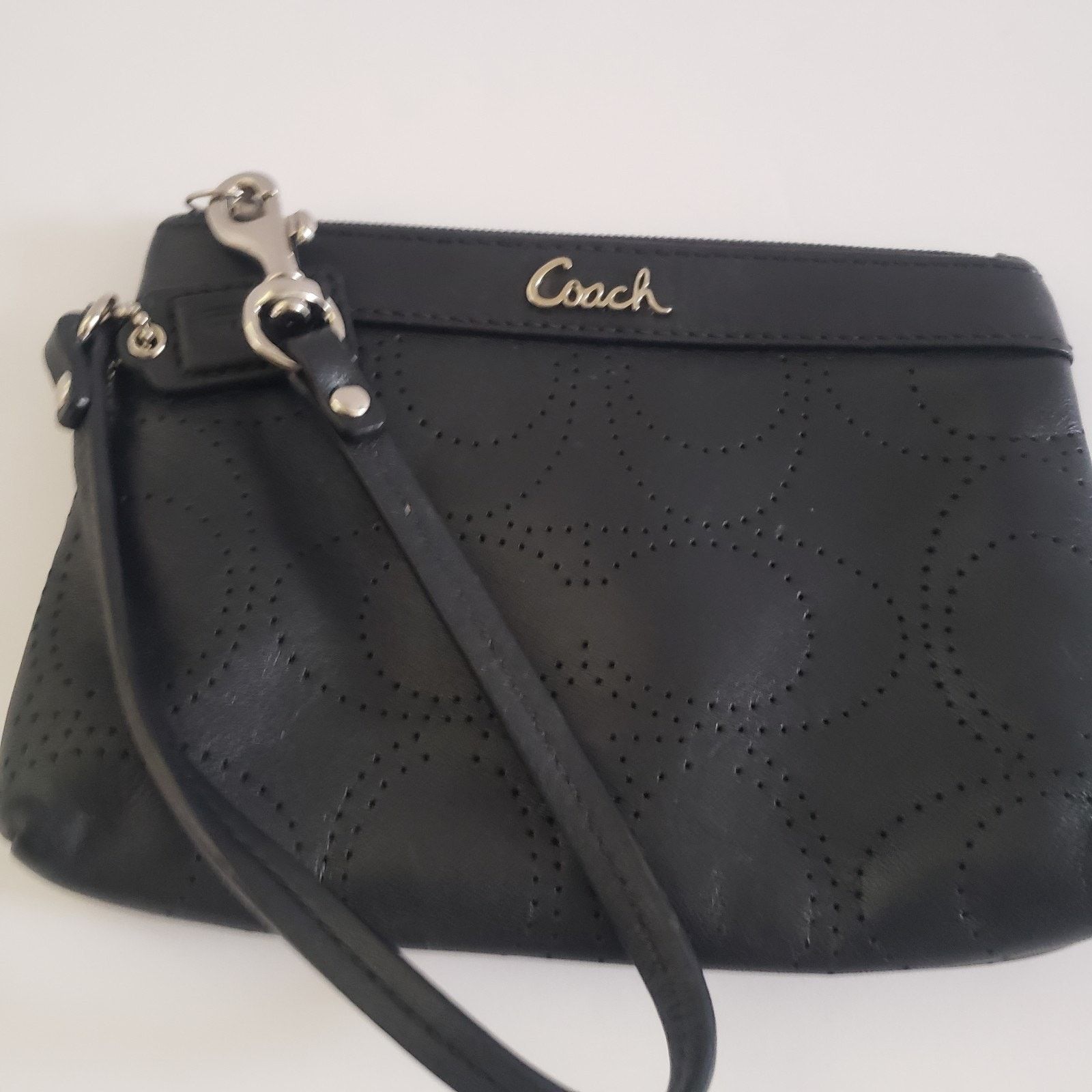 Coach Coach Black Leather Signature Perforated Wristlet 5X7 #15W. Size ONE SIZE - 1 Thumbnail