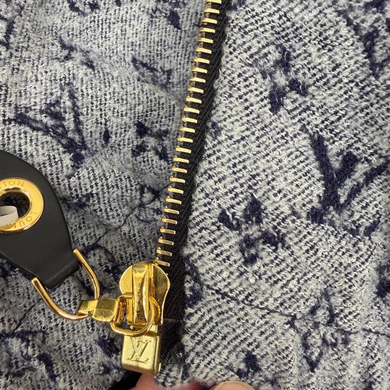 Louis Vuitton Louis Vuitton 25 Blue Grey printed wool mulberry silk jack Size XXS / US 00 / IT 34 - 6 Thumbnail