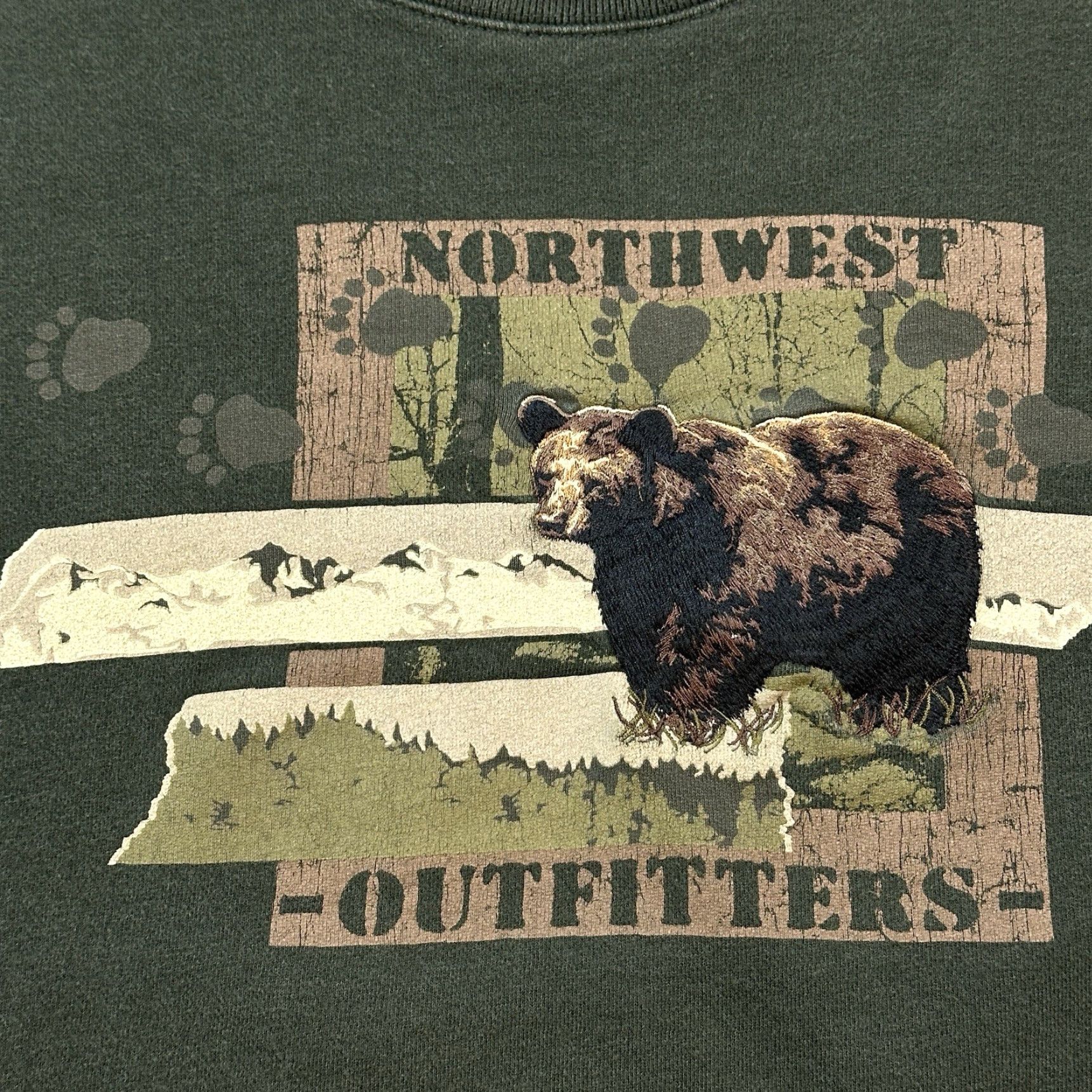 Croft & Barrow VINTAGE Croft & Barrow Sweatshirt Mens XL Green Bear Embroidered Print Pullover Northwest Outfitters Crew Neck Graphic Print Heavyweight Size US XL / EU 56 / 4 - 4 Thumbnail