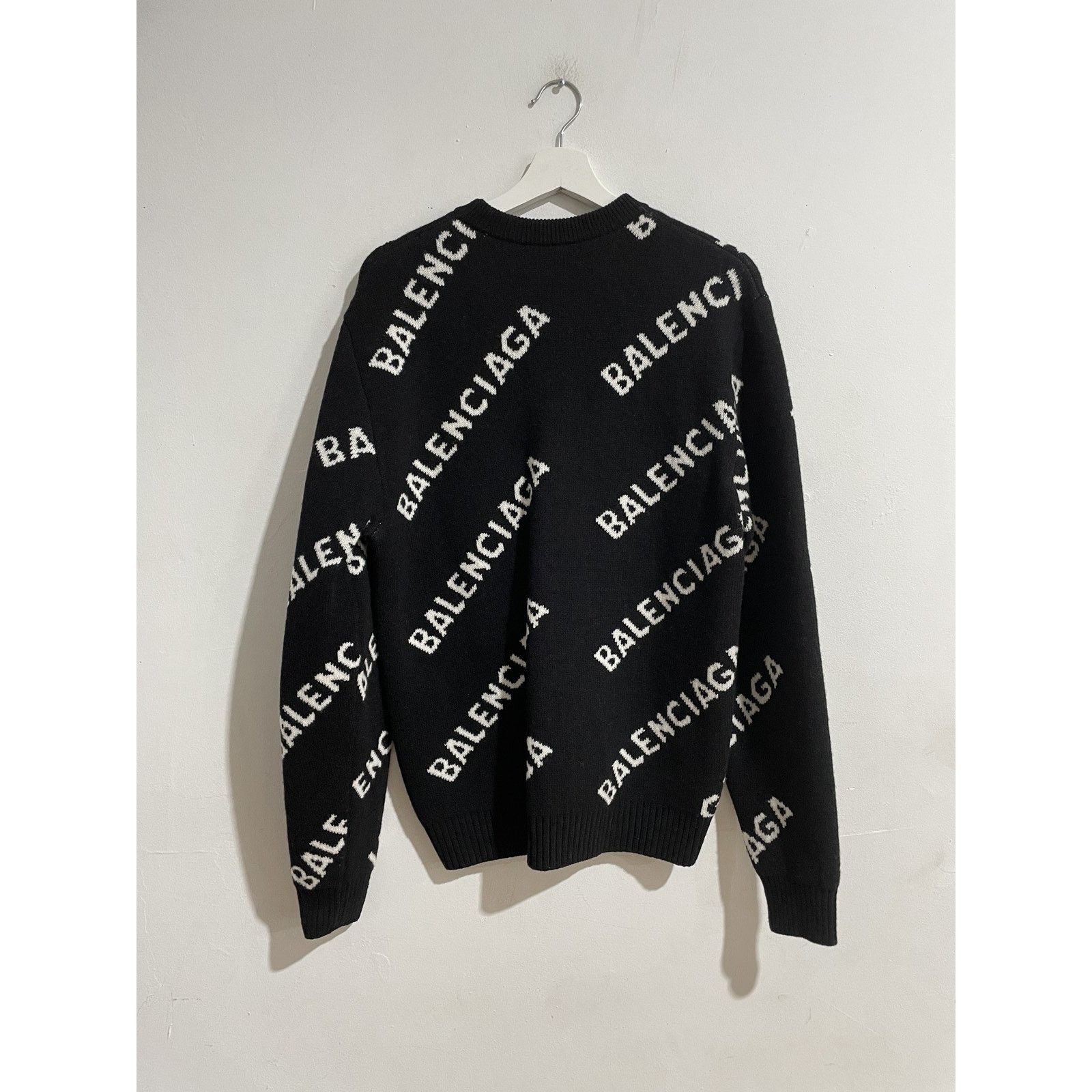 Balenciaga BALENCIAGA BLACK ALL OVER LOGO SWEATER SIZE SMALL PREOWNED Size US S / EU 44-46 / 1 - 2 Thumbnail