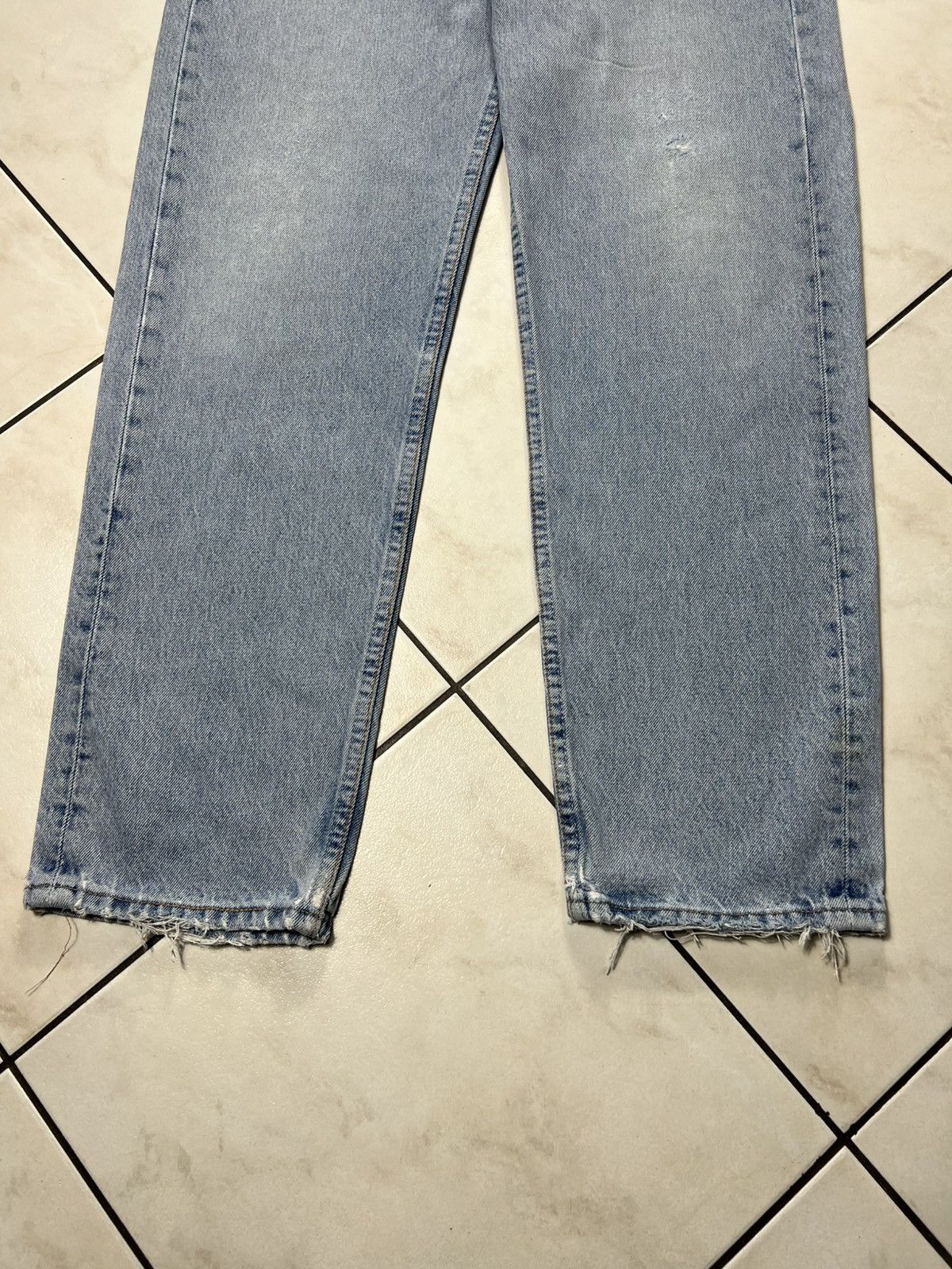 Levi's Vintage 90s Levi’s 518 light blue washed distressed jeans Size US 33 - 5 Thumbnail