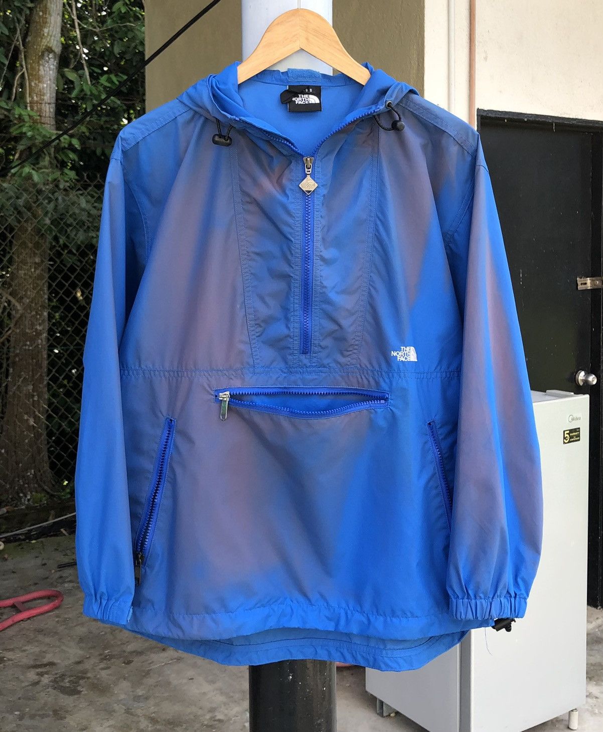 The North Face Vintage The North Face Faded Windbreaker Anorak Half Jacket Size US S / EU 44-46 / 1 - 1 Thumbnail