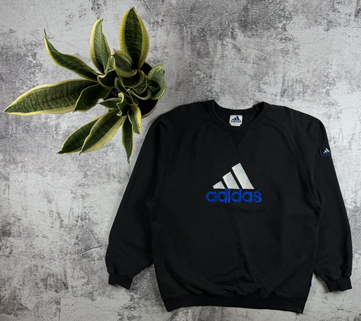 Adidas Adidas Vintage Men’s Cotton Large Crew Neck 90s Embroidered Sweatshirt Pullover Size US L / EU 52-54 / 3 - 1 Thumbnail