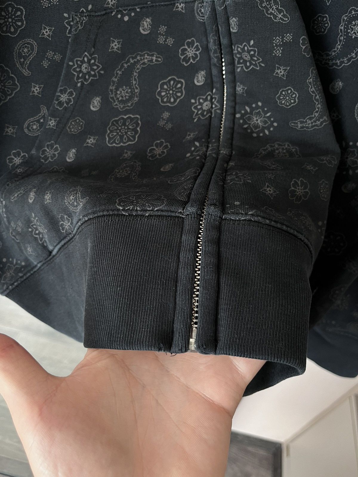Carhartt Rare Carhartt Raiders Paisley Black Hoodie Vintage Streetwea Size US L / EU 52-54 / 3 - 6 Thumbnail