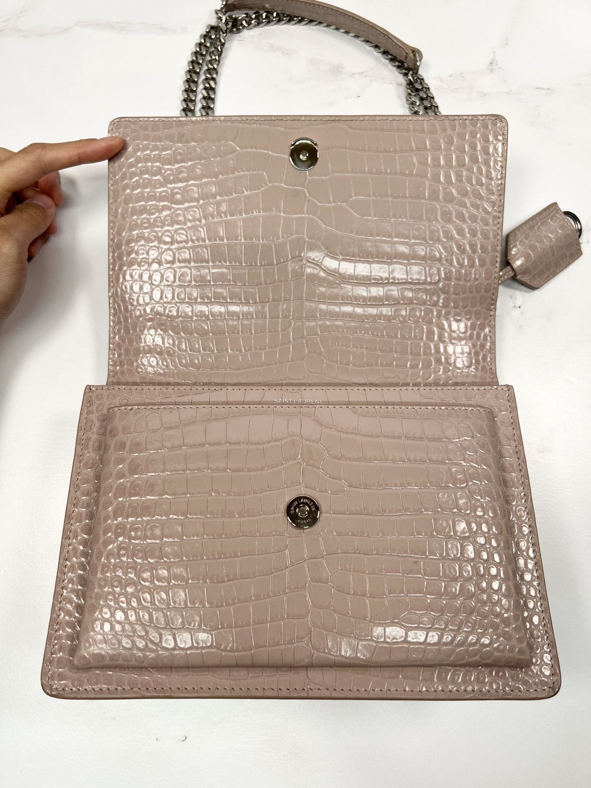 Yves Saint Laurent YSL Yves Saint Laurent Crocodile Sunset Shoulder Bag Purse Size ONE SIZE - 7 Thumbnail