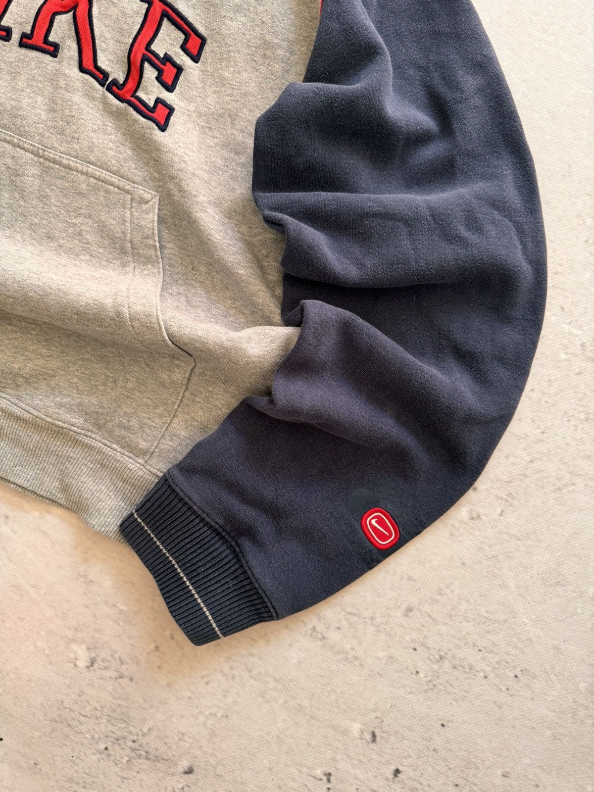 Nike × Vintage NIKE VINTAGE CENTER LOGO OVERSIZE BOXY HOODIE Size US M / EU 48-50 / 2 - 3 Thumbnail